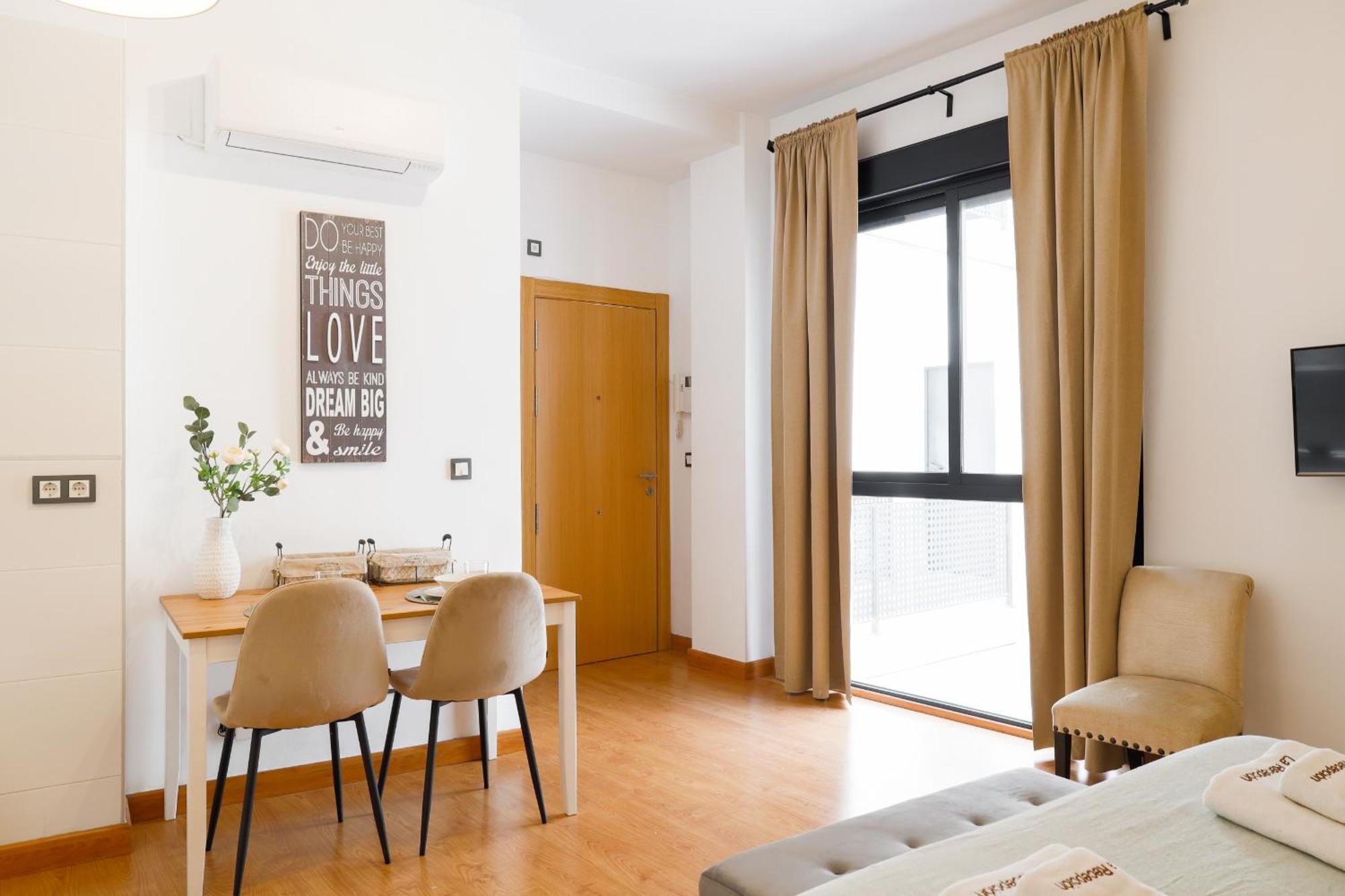 C15 - Charming Modern In The Centre Apartamento