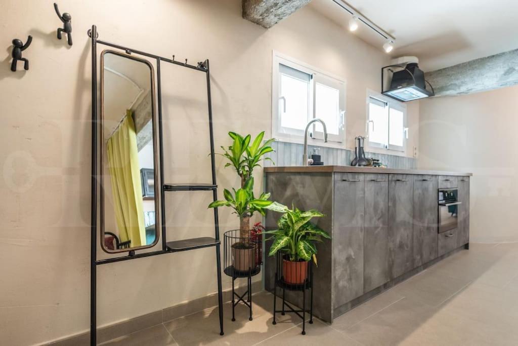 Apartamento Pop Art Gem With Paintings By Local Artist By Rems *