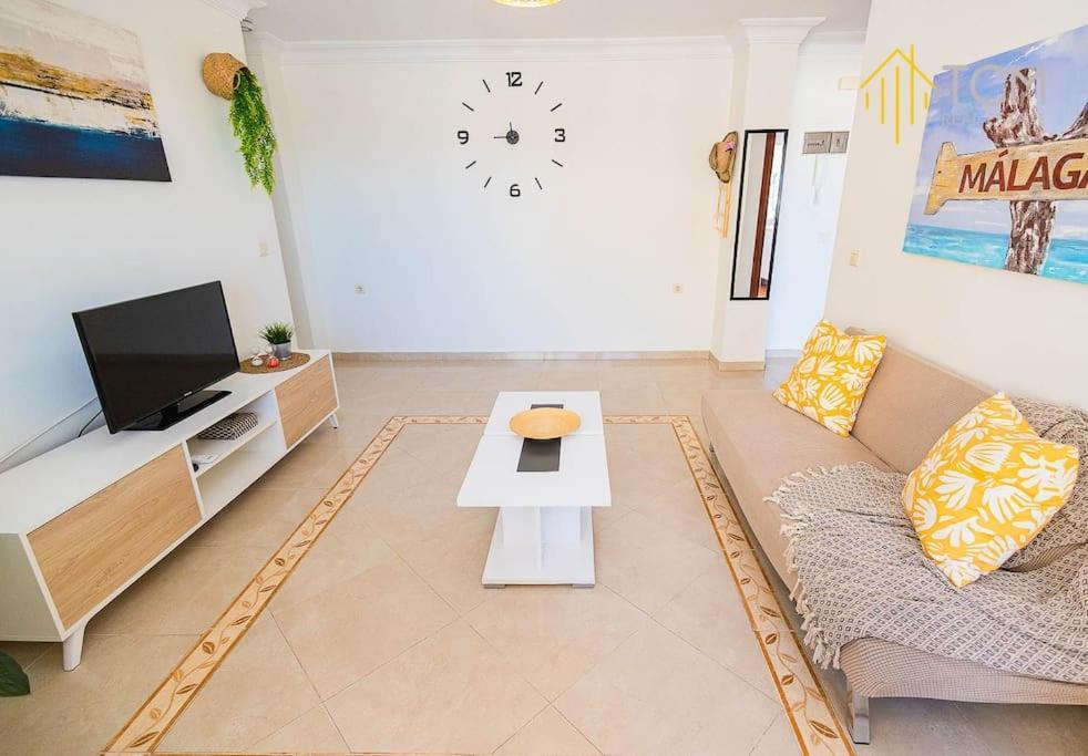 Apartamento Piso Con Terraza Y Vistas Málaga