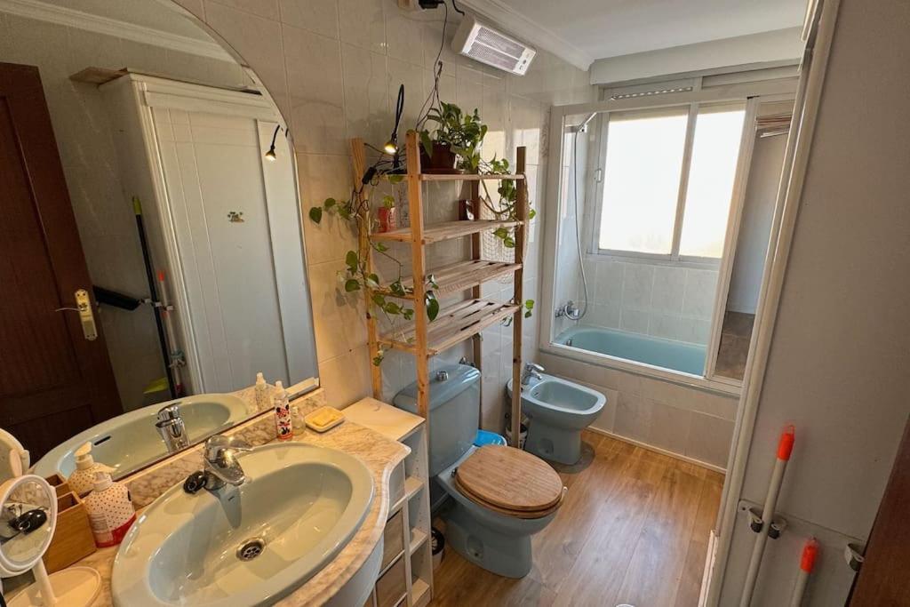 Apartment Charming With Mountain Views Malaga