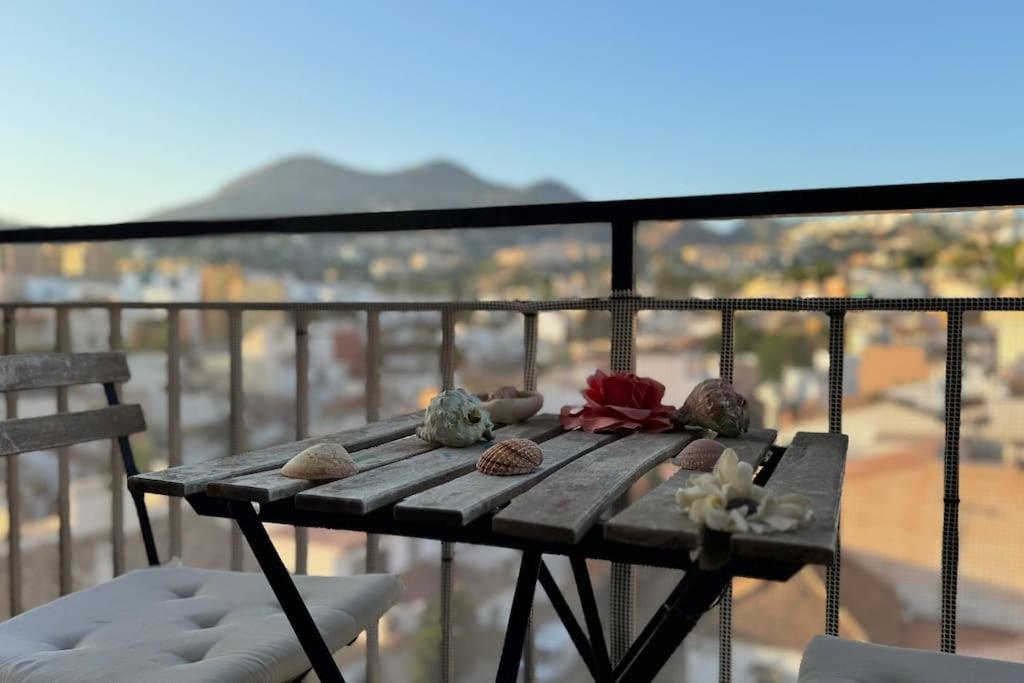 Charming With Mountain Views Malaga