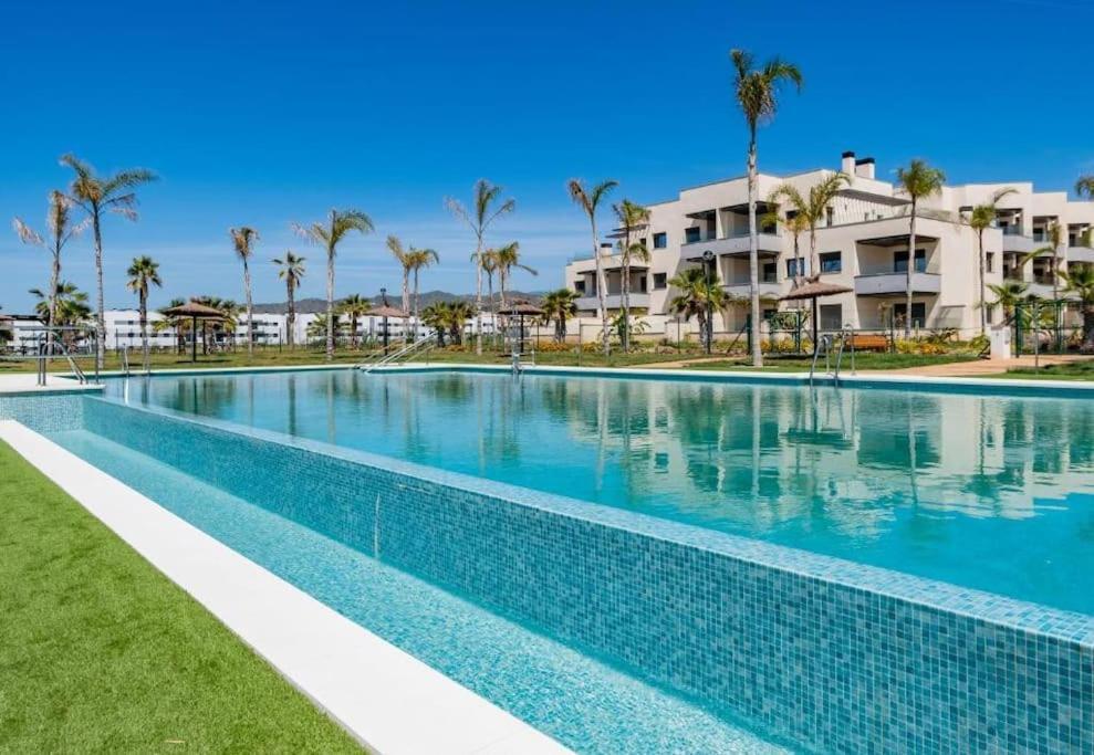 1º Linea De Playa Con Piscina Panoramica & Parking Apartamento