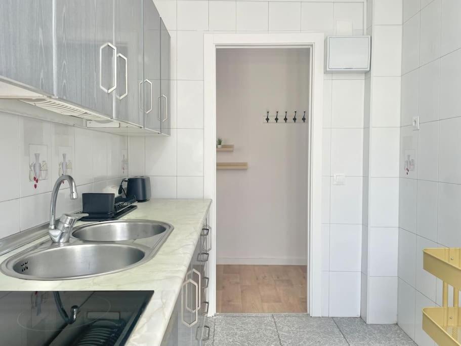 Apartamento 3 Habitaciones, Terraza Y A 200 Metros De La Playa *