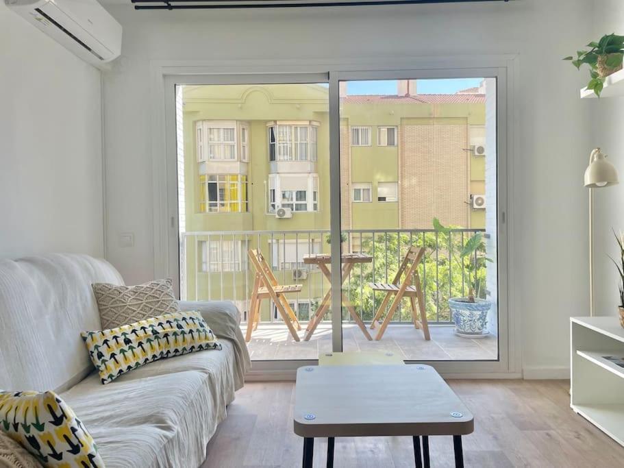 3 Habitaciones, Terraza Y A 200 Metros De La Playa Málaga