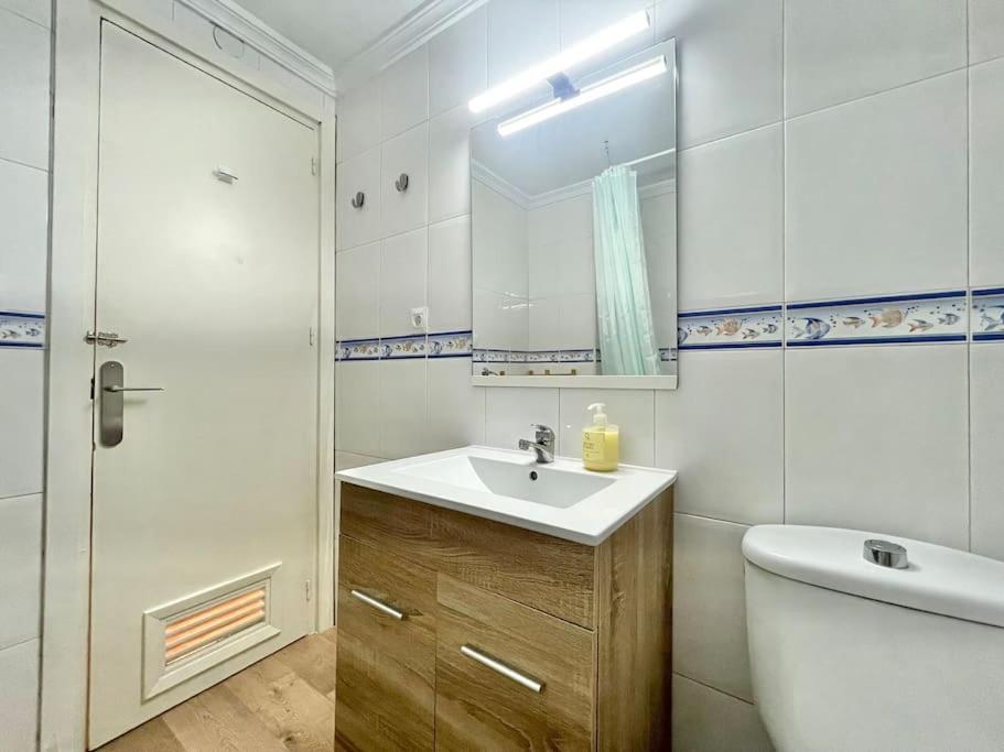 3 Habitaciones, Terraza Y A 200 Metros De La Playa Apartamento Málaga