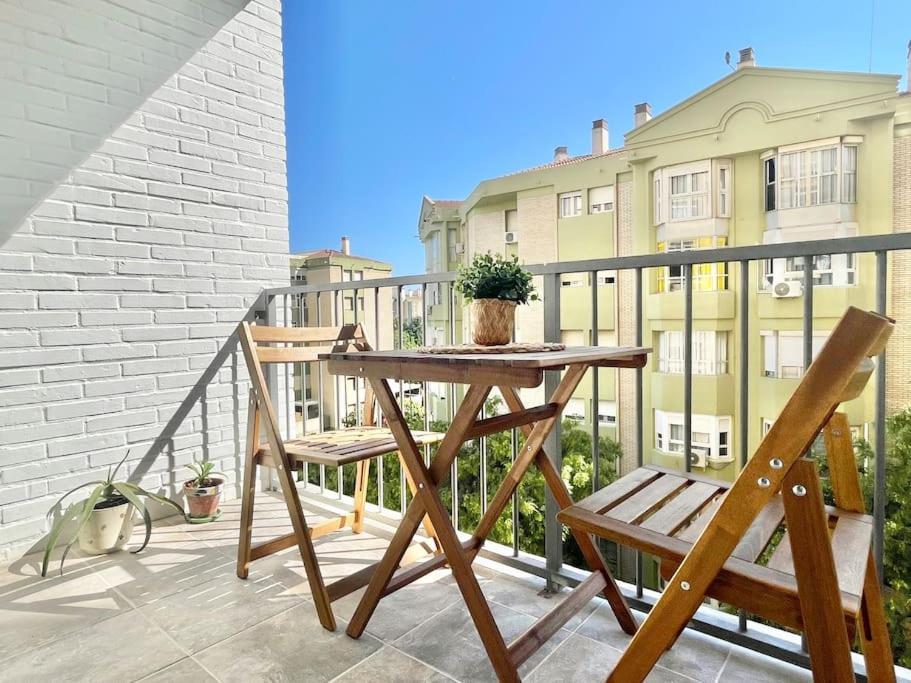 3 Habitaciones, Terraza Y A 200 Metros De La Playa Apartamento Málaga