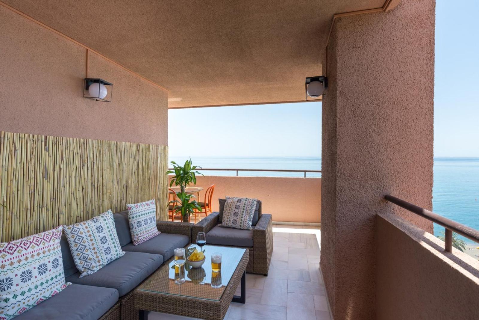 Mg - Ocean Views In With Parking Included * Malaga