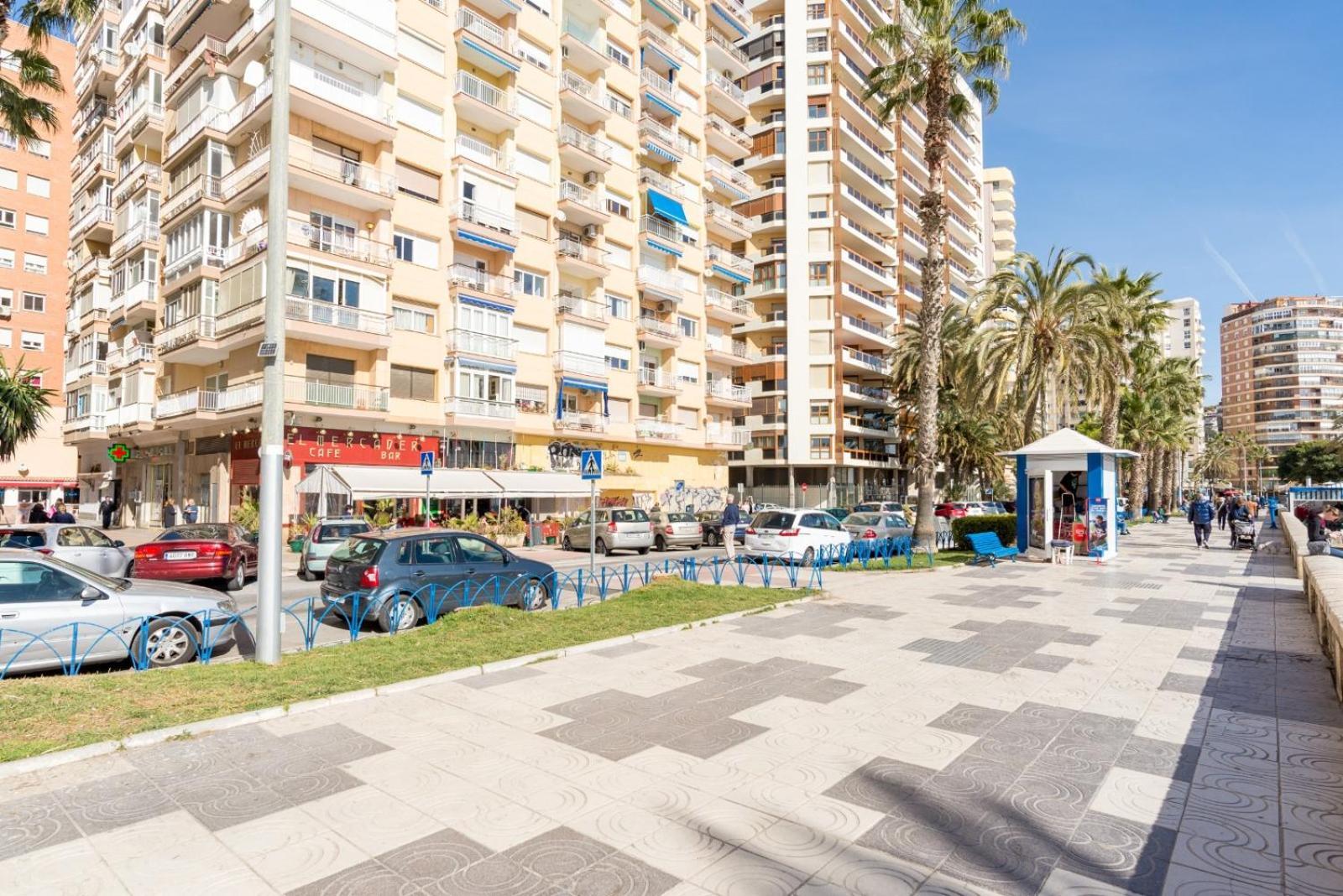 Mg - Ocean Views In With Parking Included