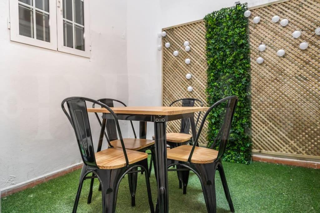 With Private Patio By Rems Apartamento *