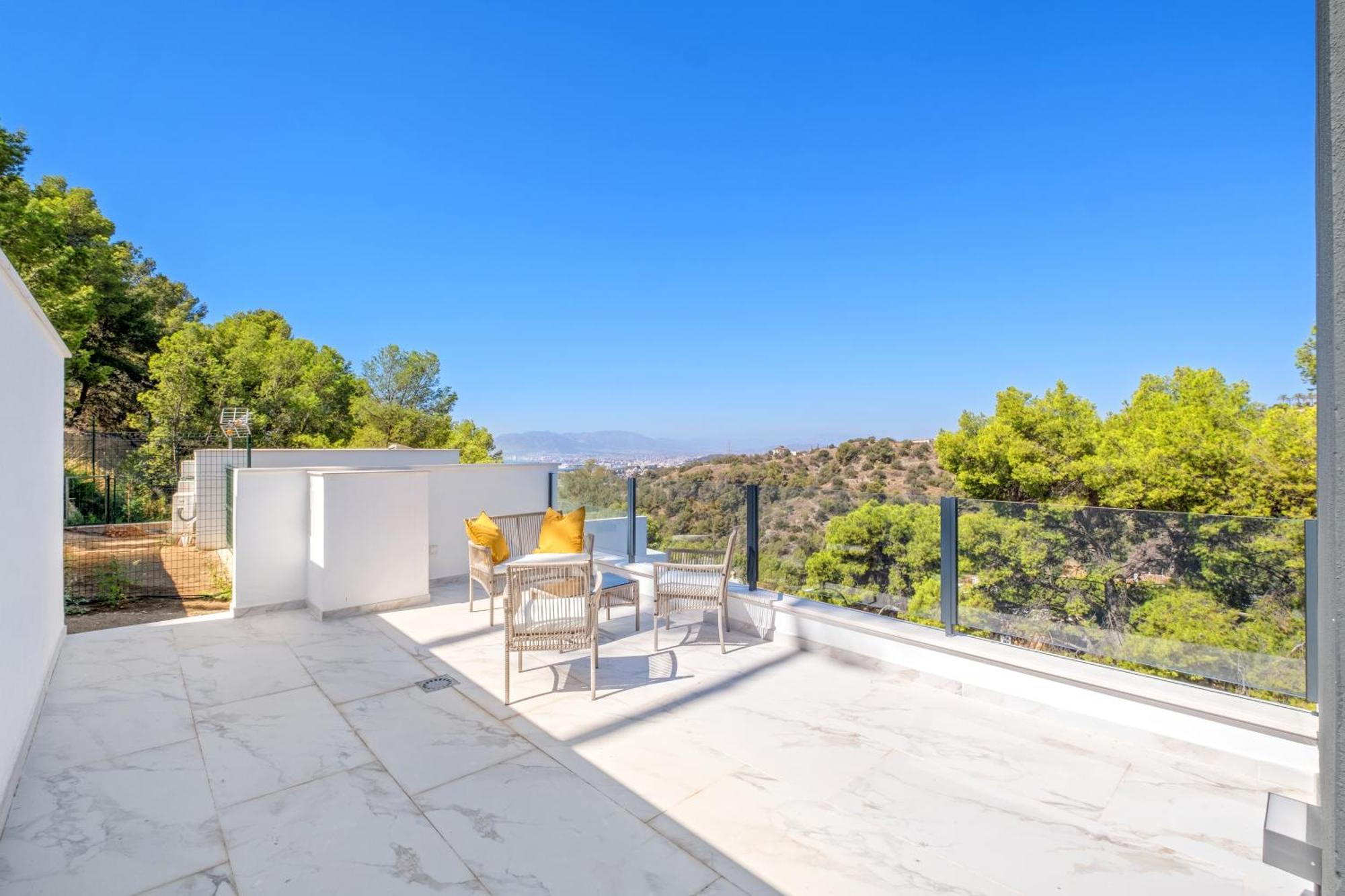 Pinares De San Anton, Malaga, With Sea, City And Mountain Views * Málaga