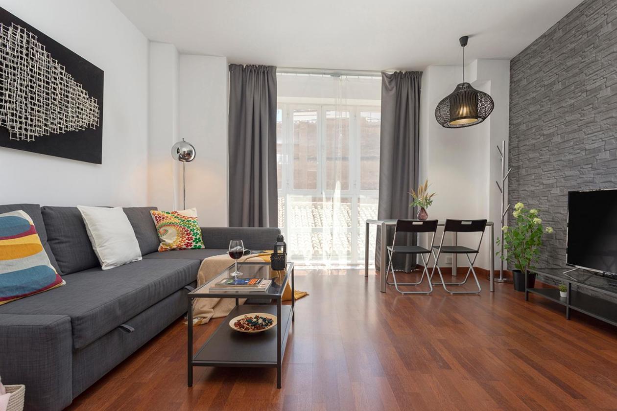 Apartamento Reformado En Pleno Centro By Rent Me Málaga