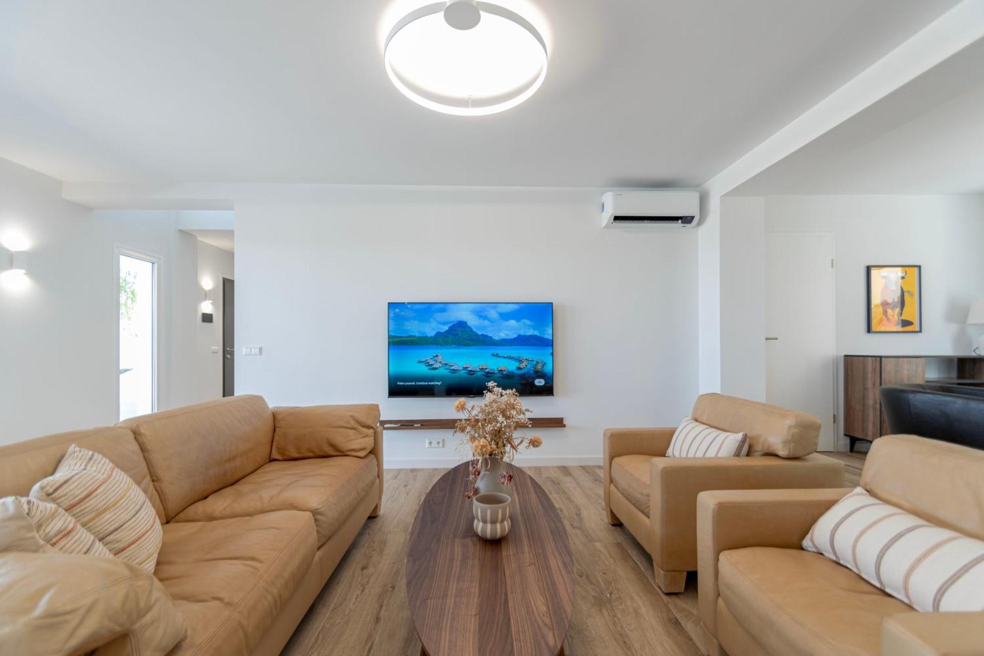 Villa Happyplace -- With Panoramic Sea View Heated Infinity Saltwater Pool *
