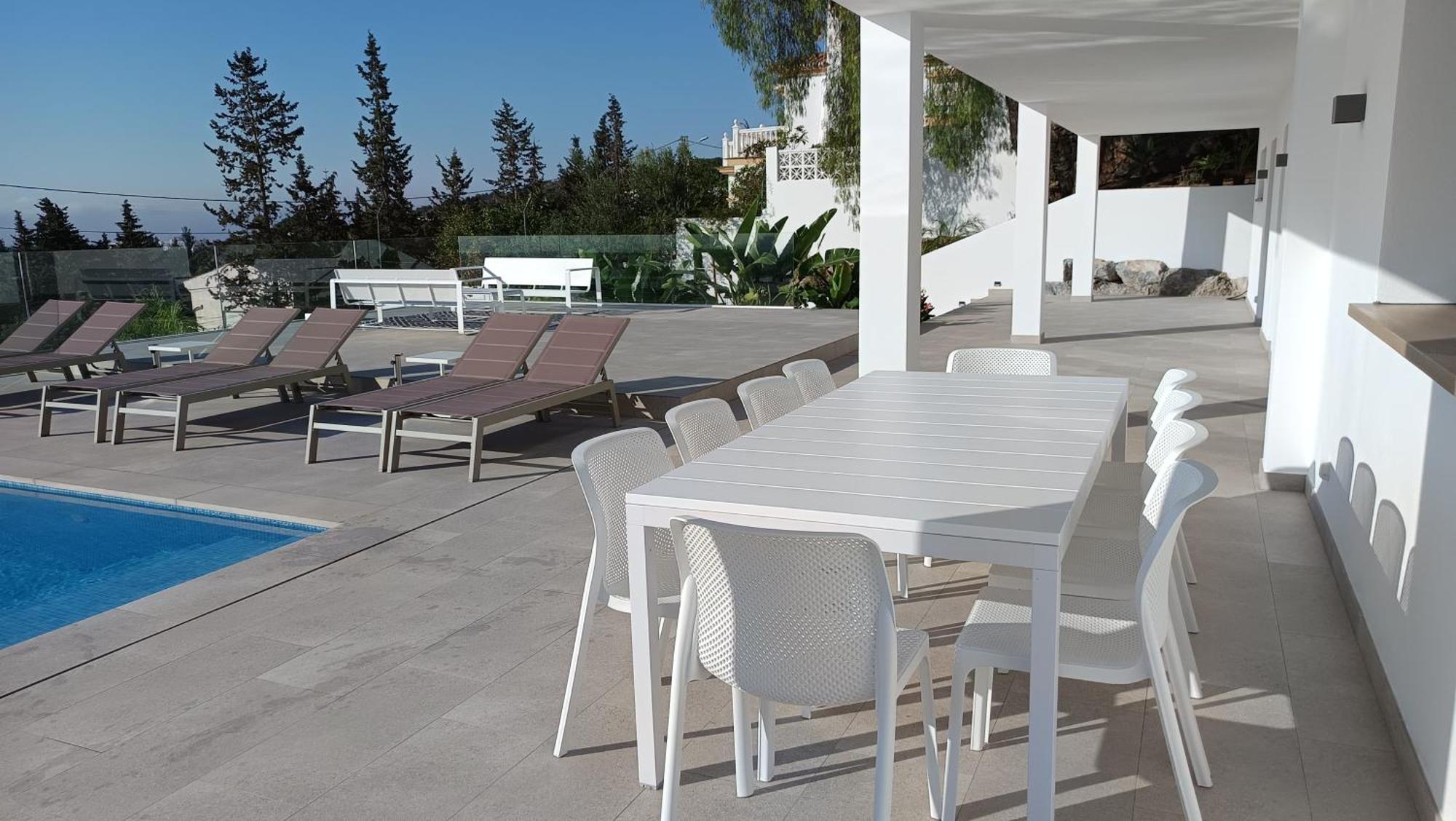 Villa Happyplace -- With Panoramic Sea View Heated Infinity Saltwater Pool *