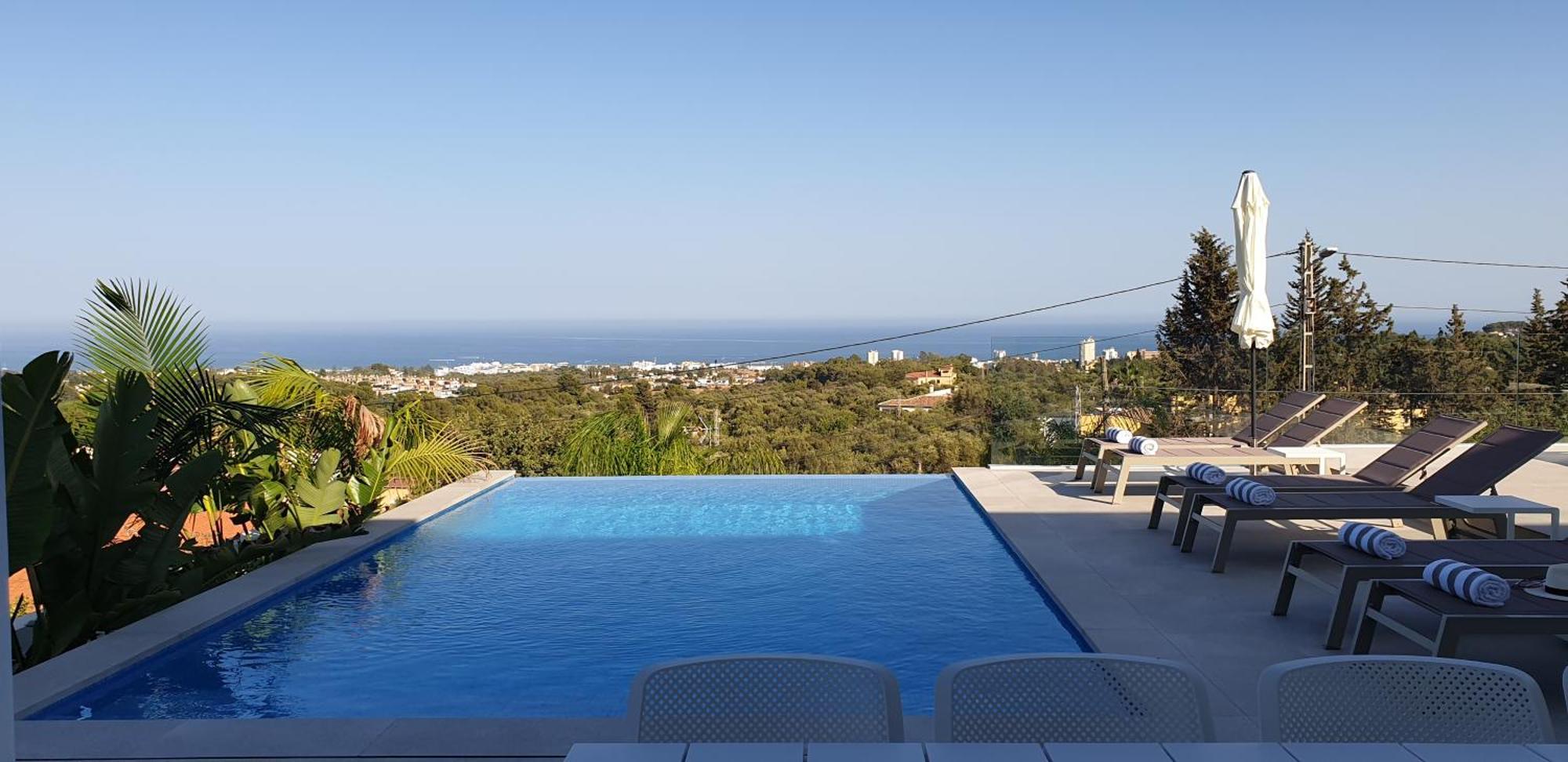 Happyplace -- With Panoramic Sea View Heated Infinity Saltwater Pool Villa Málaga
