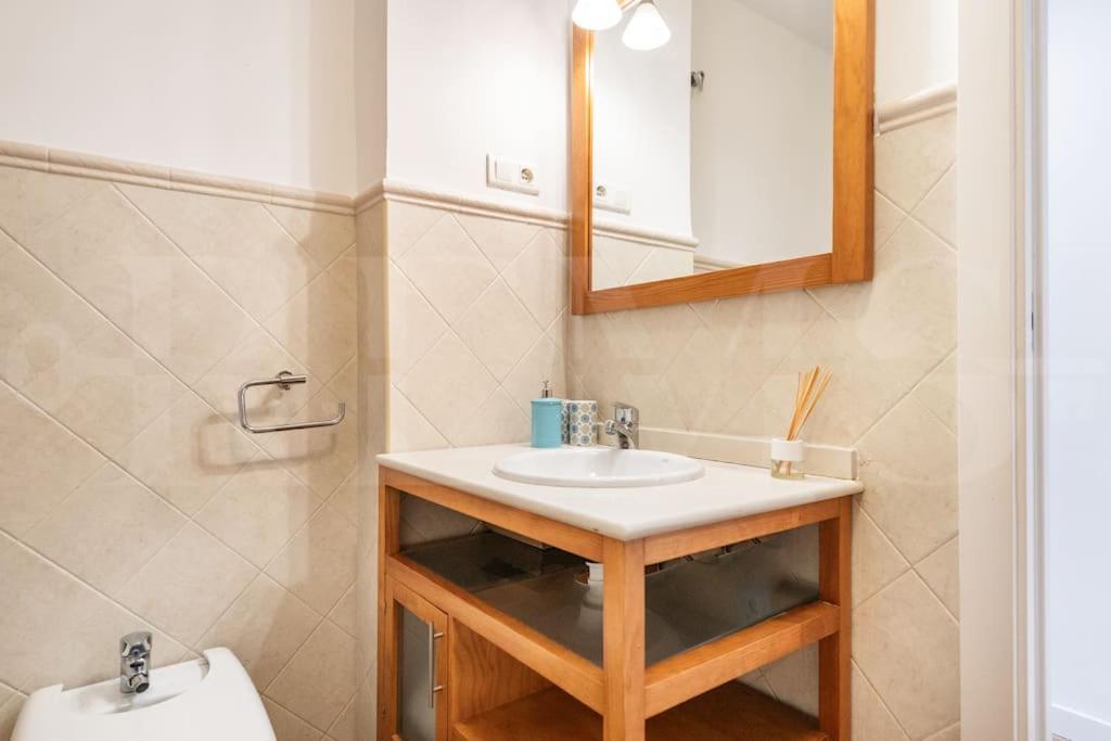 Charming In La Malagueta By Rems
