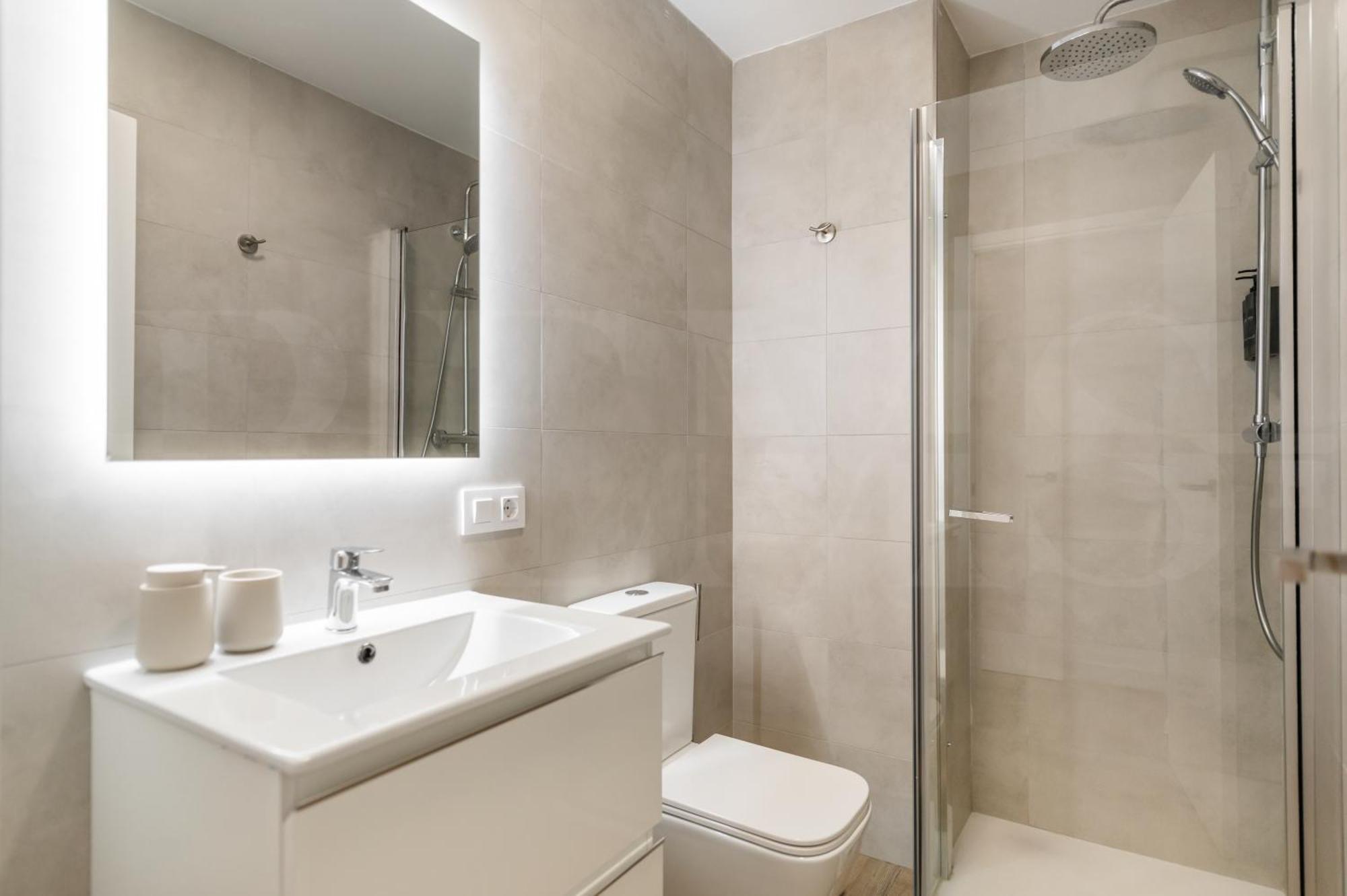 Picturesque With Terrace By Rems Apartamento *