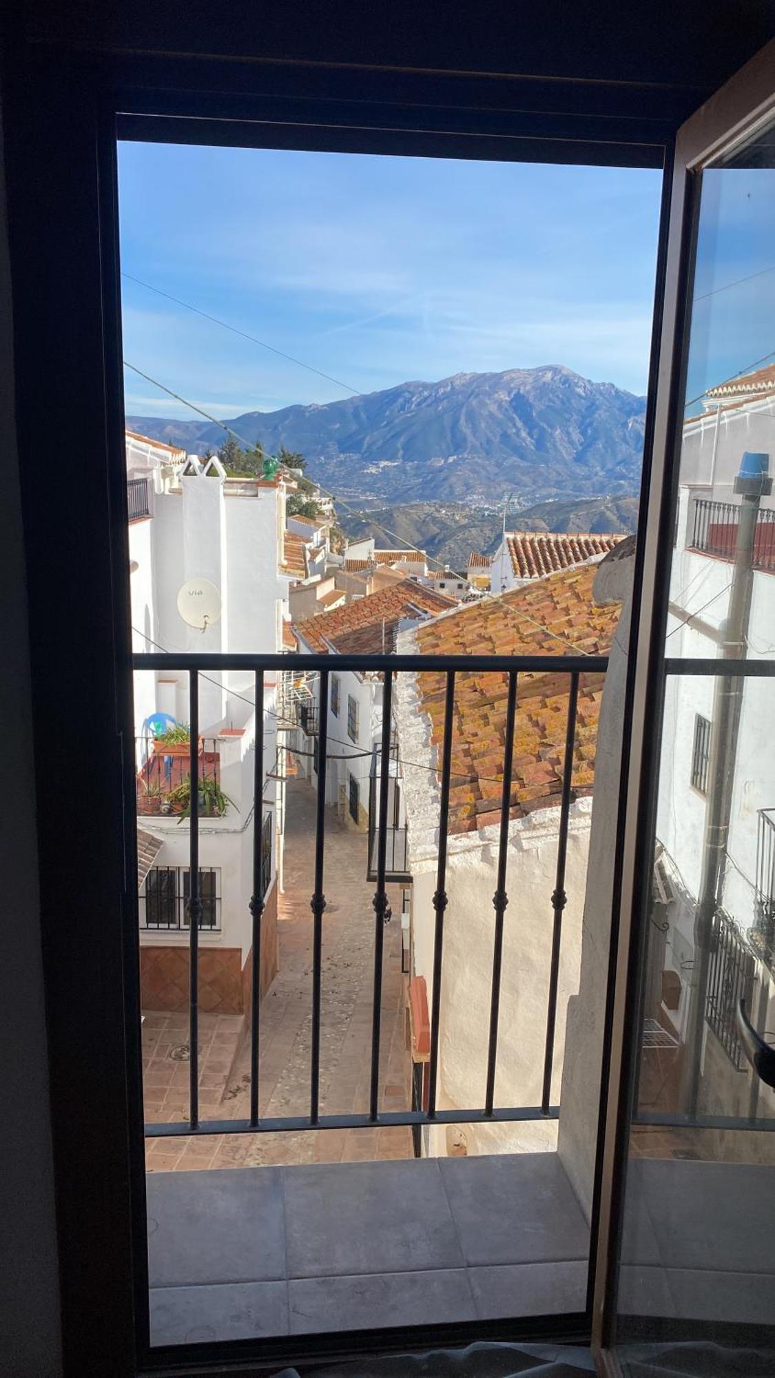 Casita De Azulejos In Comares *
