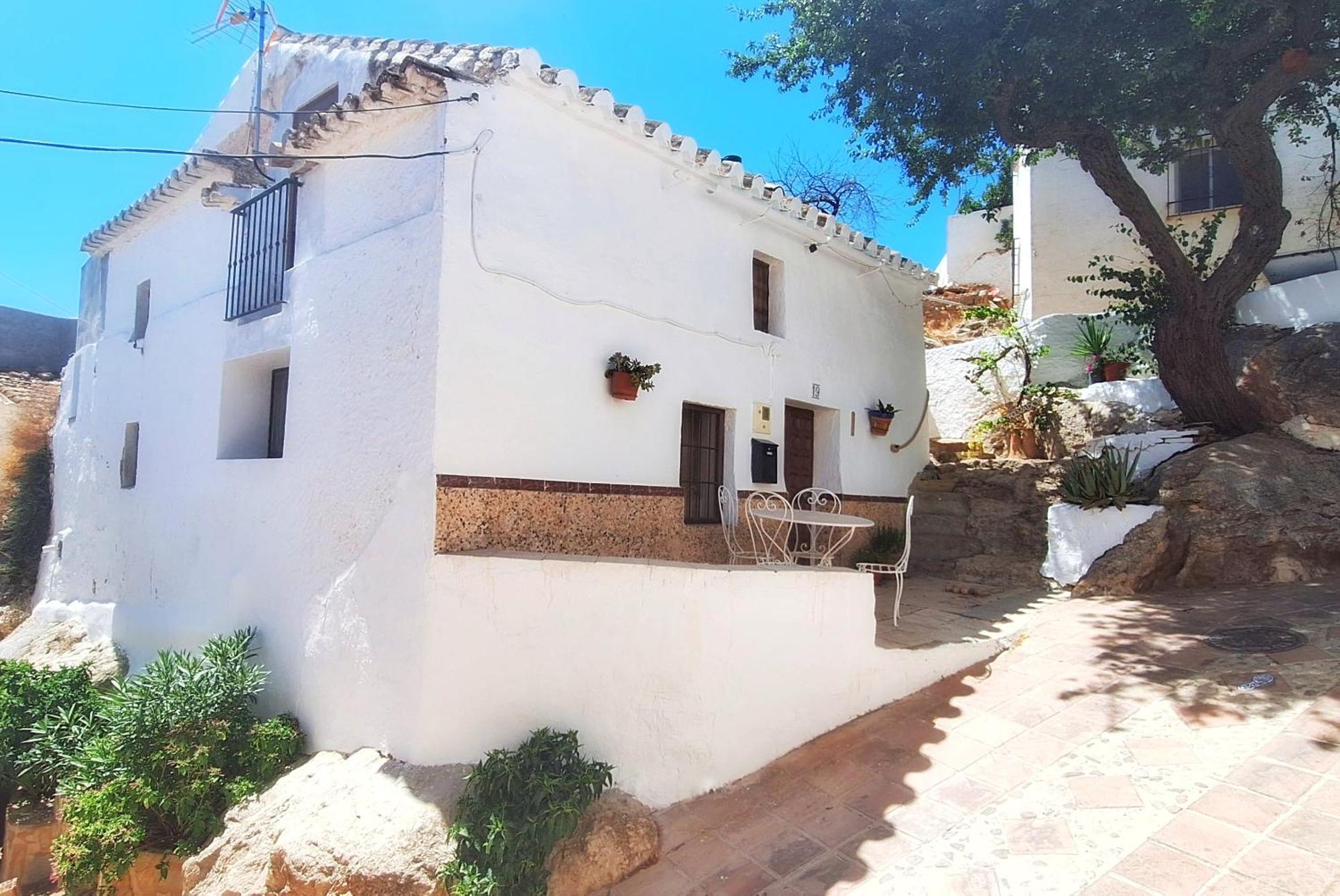 Casita De Azulejos In Comares * Málaga