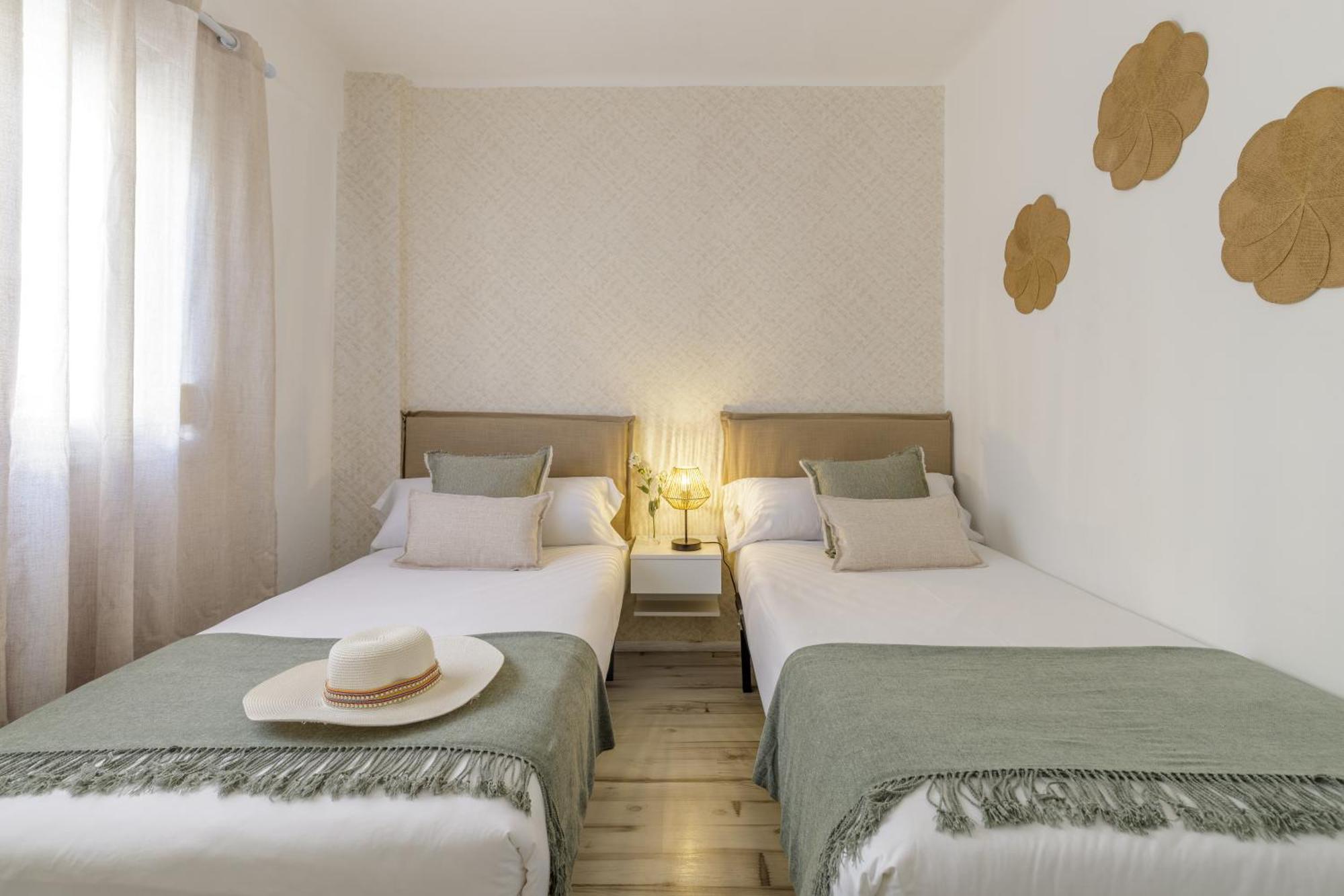 Apartment Living4malaga Enjoy *