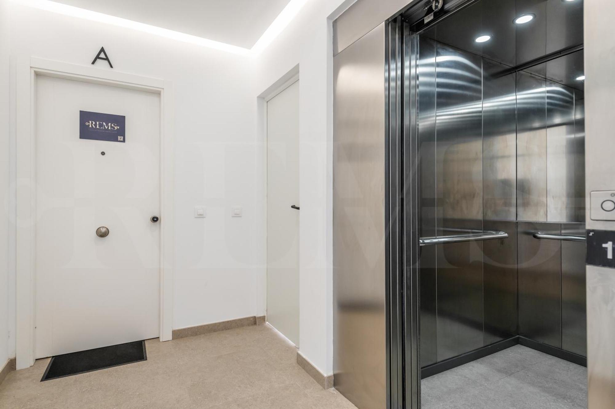 Apartment Vibrant With Terrace By Rems Malaga