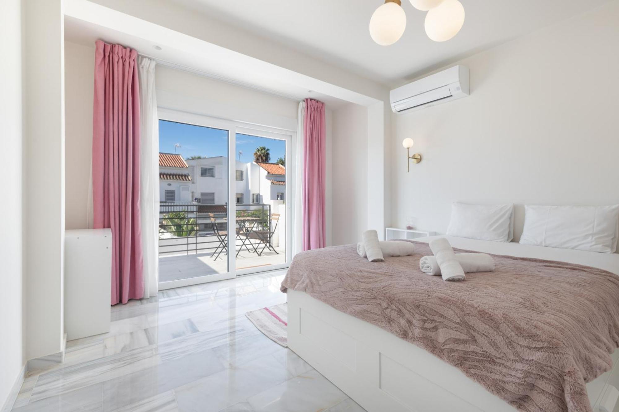 Villa Luxurious And Modern Family