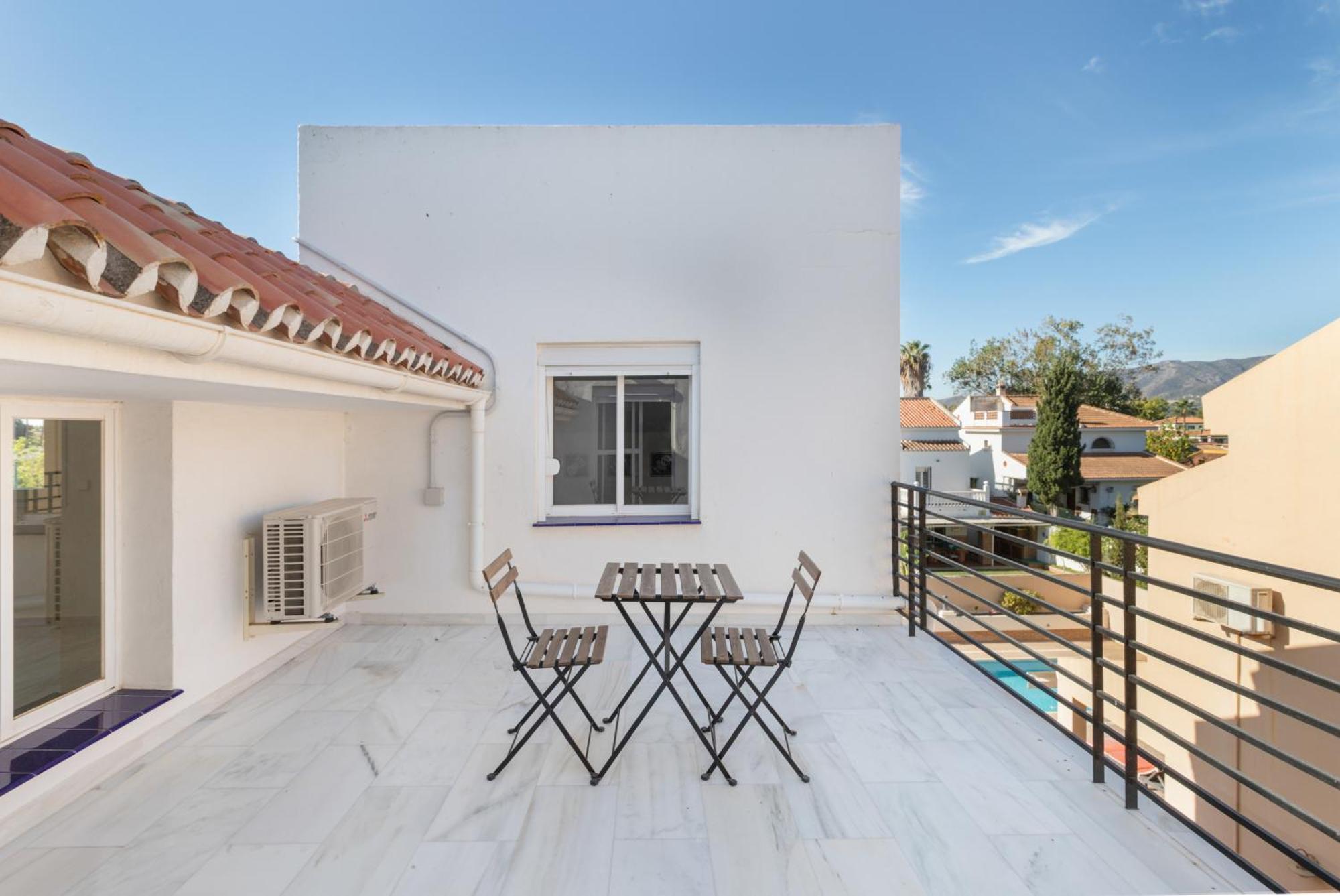 Luxurious And Modern Family Villa *