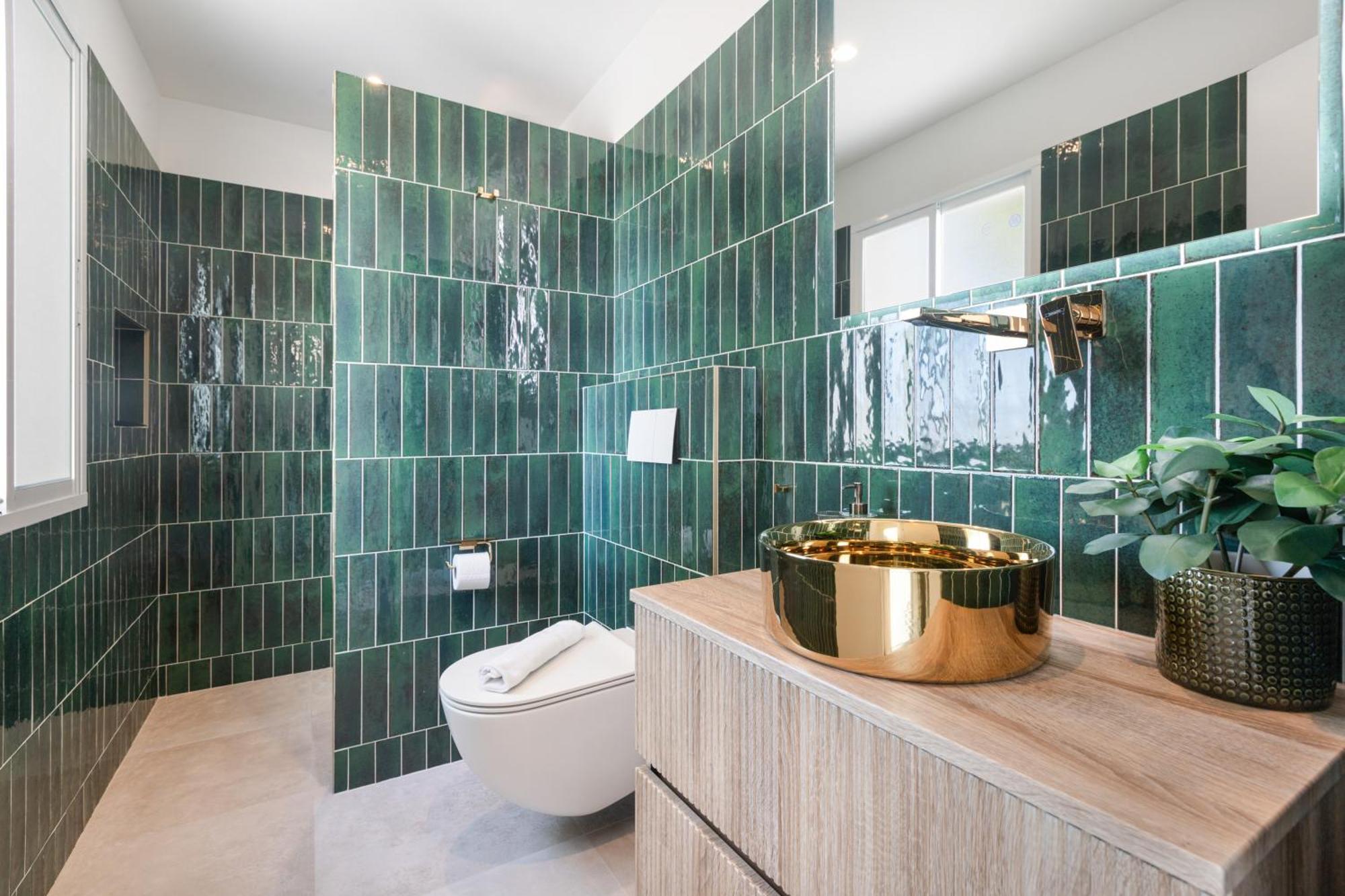 Luxurious And Modern Family