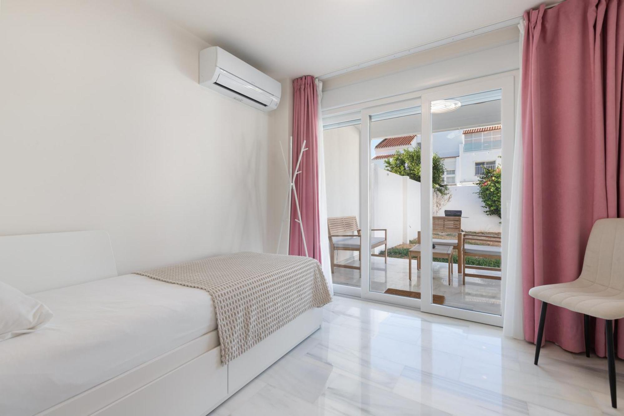 Villa Luxurious And Modern Family
