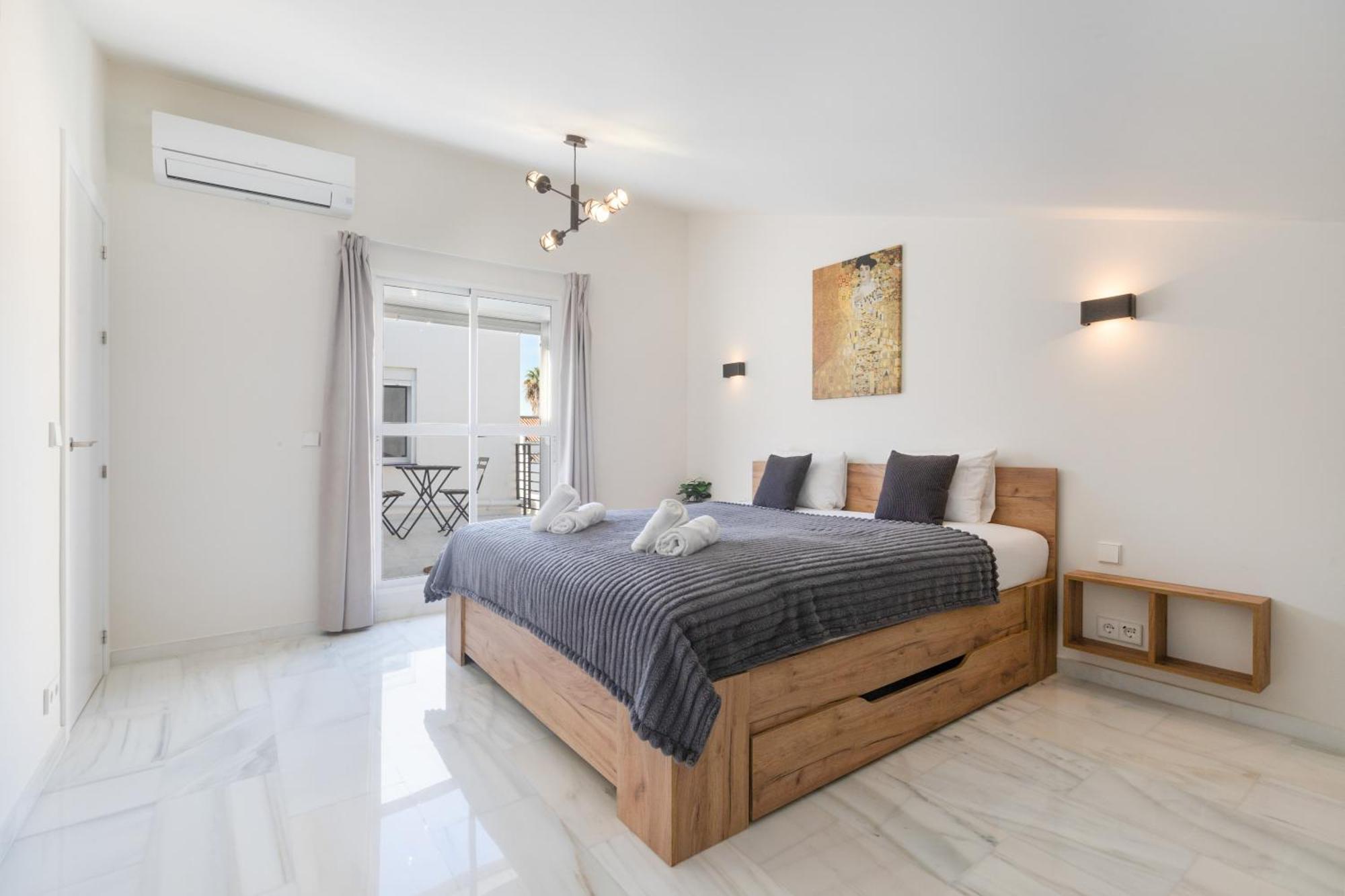 Luxurious And Modern Family Villa *
