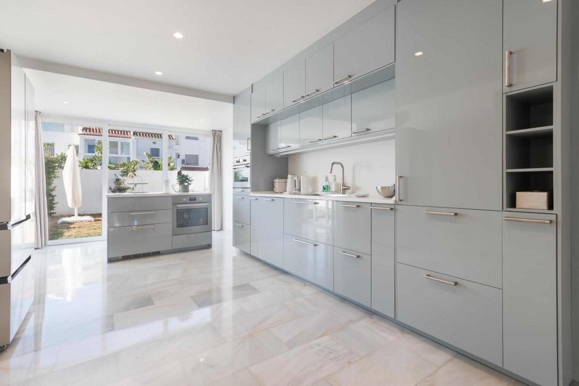 Villa Luxurious And Modern Family