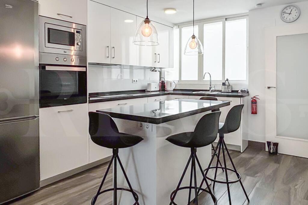 Apartamento With Terrace Next To Port Of By Rems