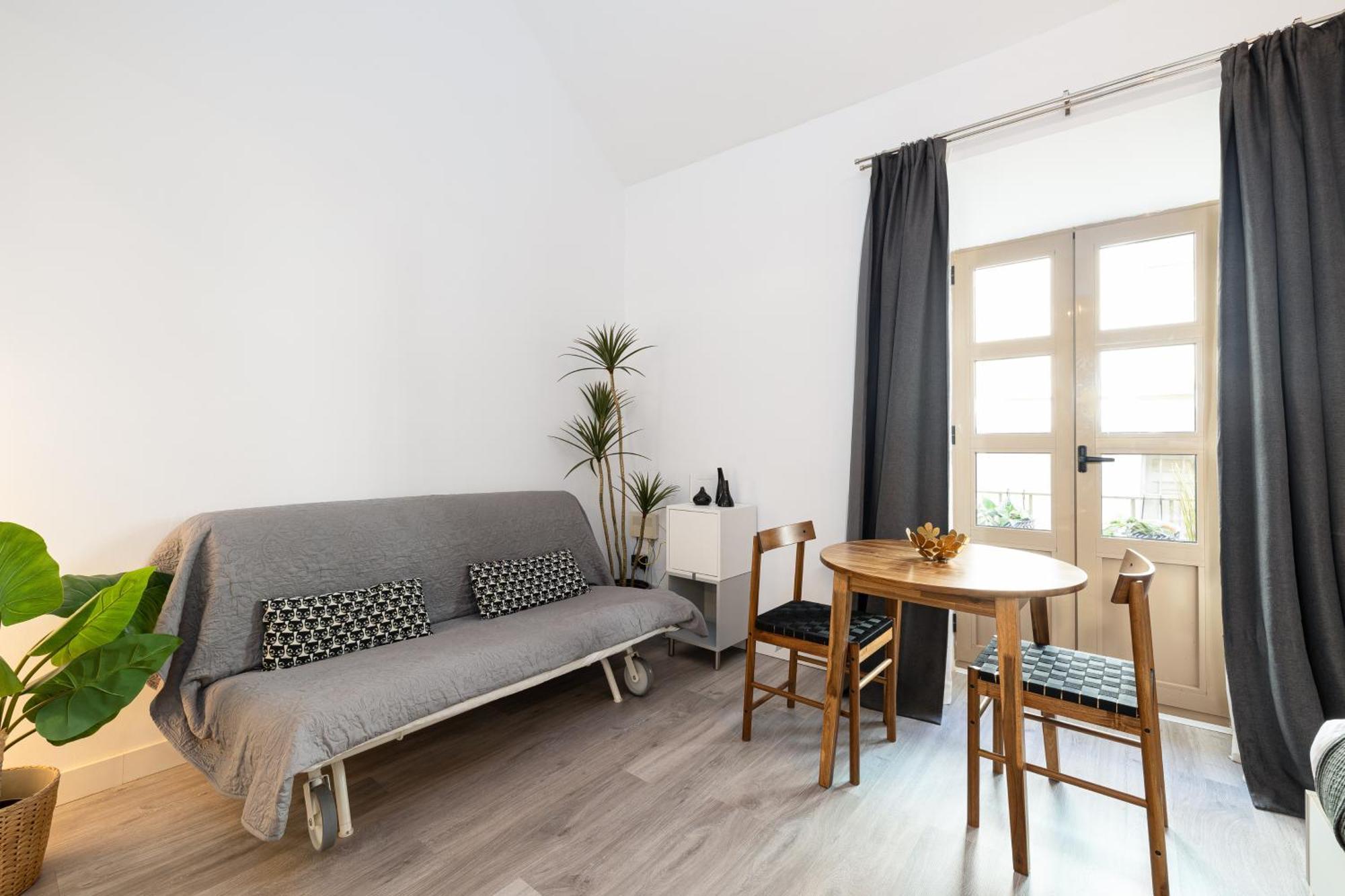 Apartamento H2m Hiniestrosa French Balcony Aacc Wifi Málaga