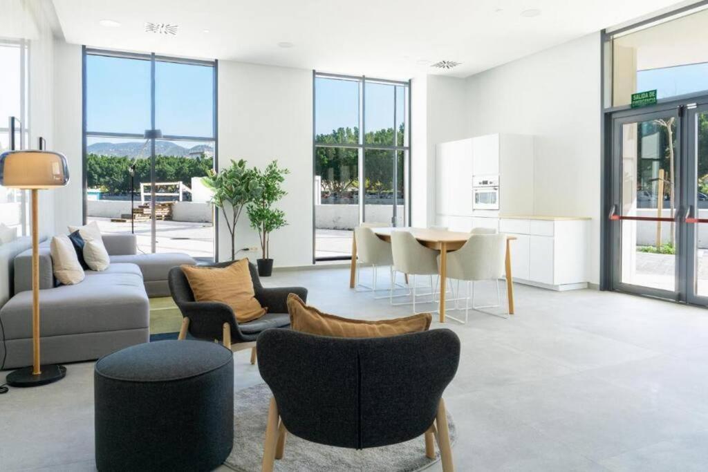 Apartamento Skyline With Pool - Floor 26 - Free Parking Málaga
