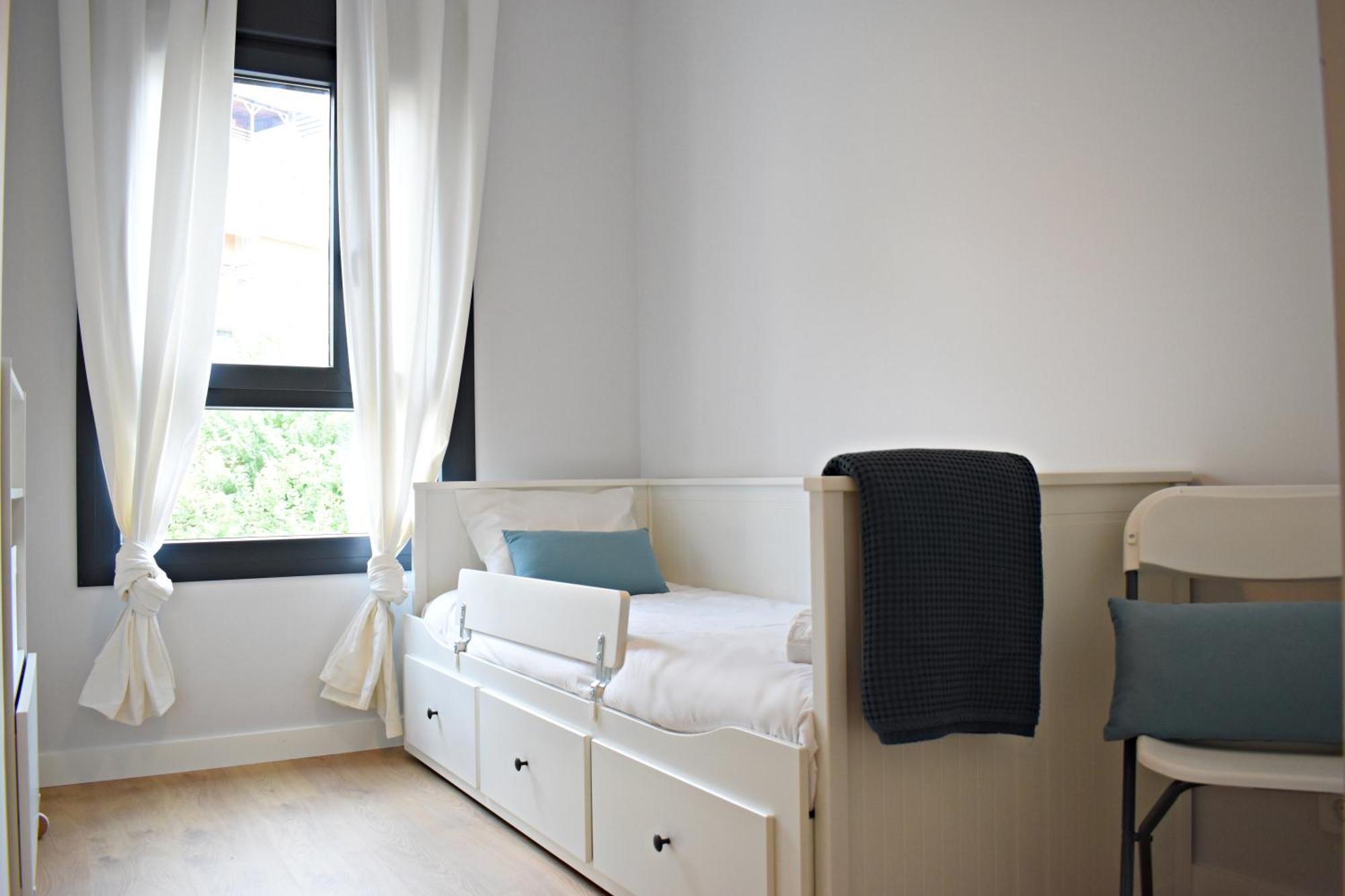 Malagueta's Cozy With Parking And Swimming Pool Apartment Malaga