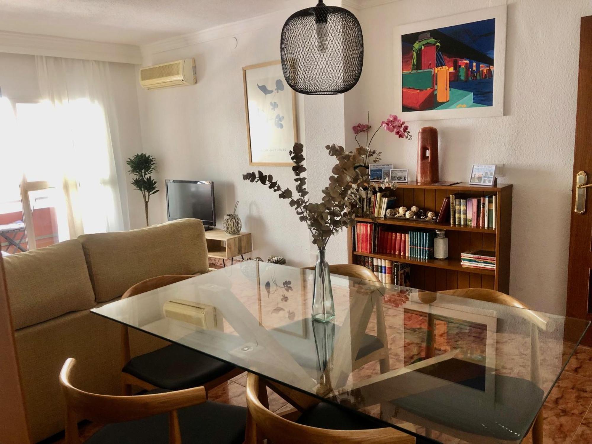 Apartamento Piso En Pedregalejo A 50m De La Playa.