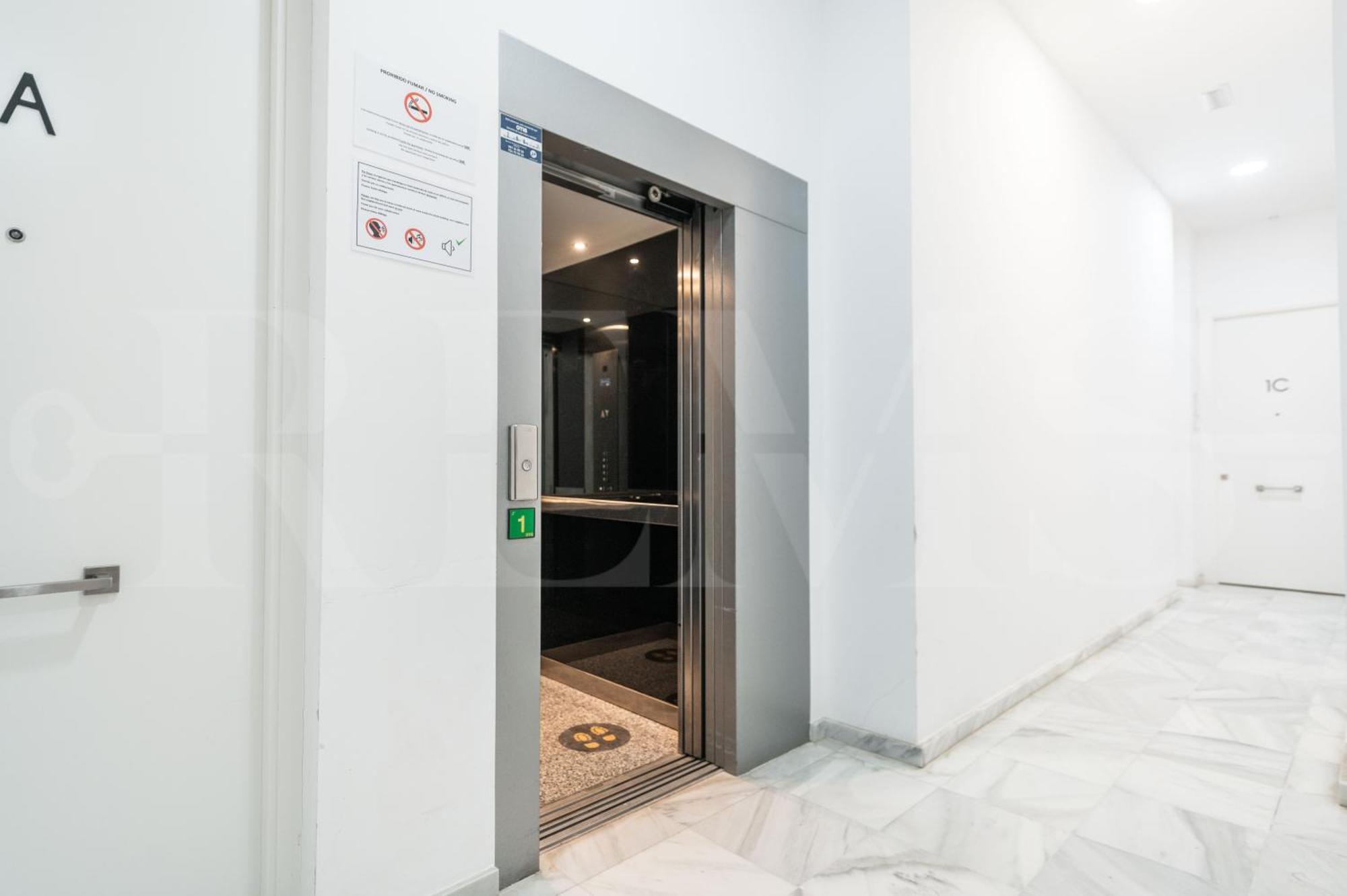 Apartamento Sophisticated Modern Center By Rems