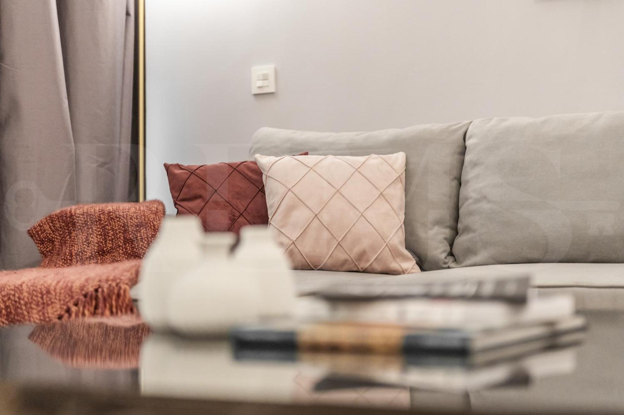 Sophisticated Modern Center By Rems