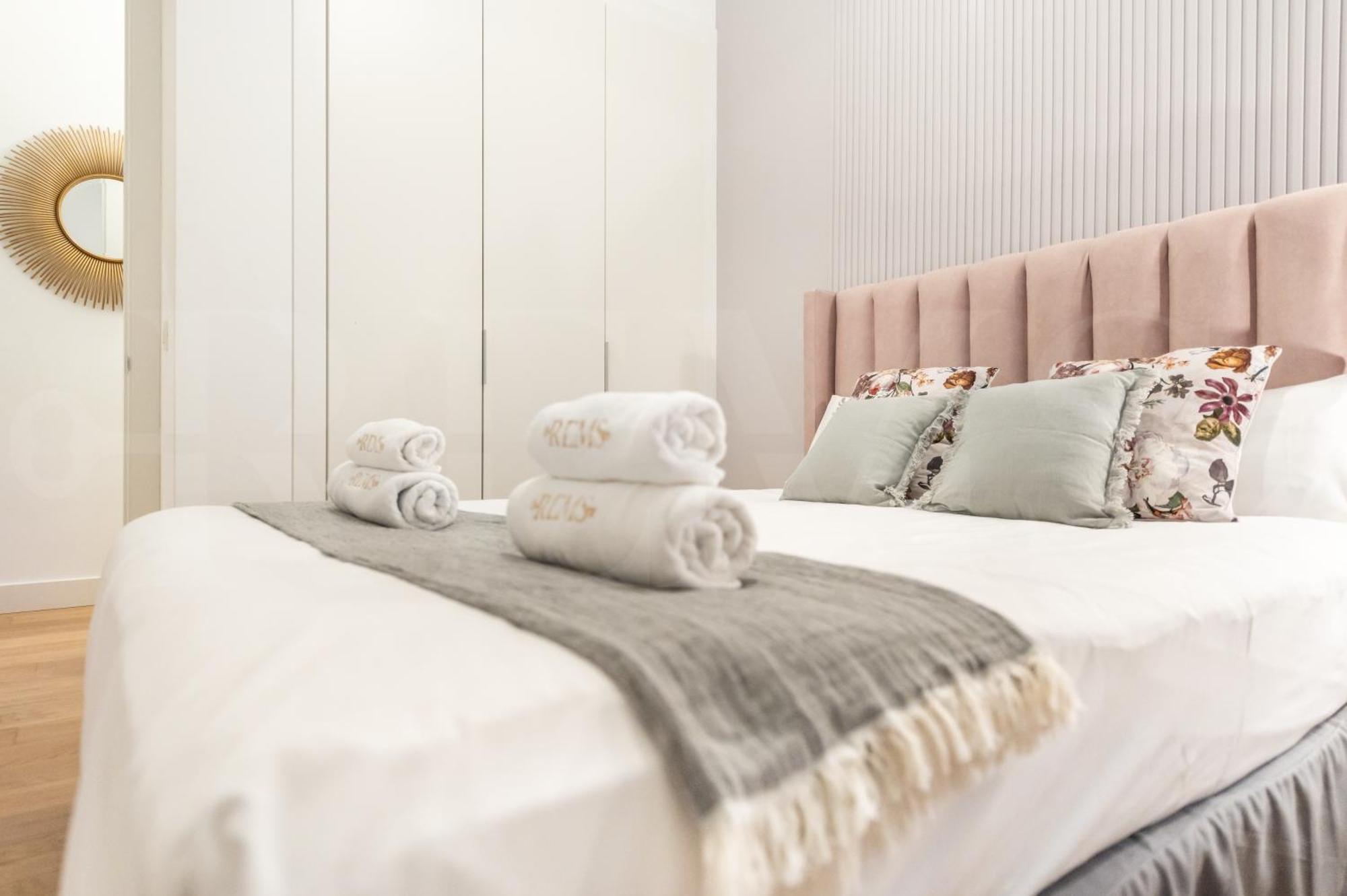Apartamento Sophisticated Modern Center By Rems *