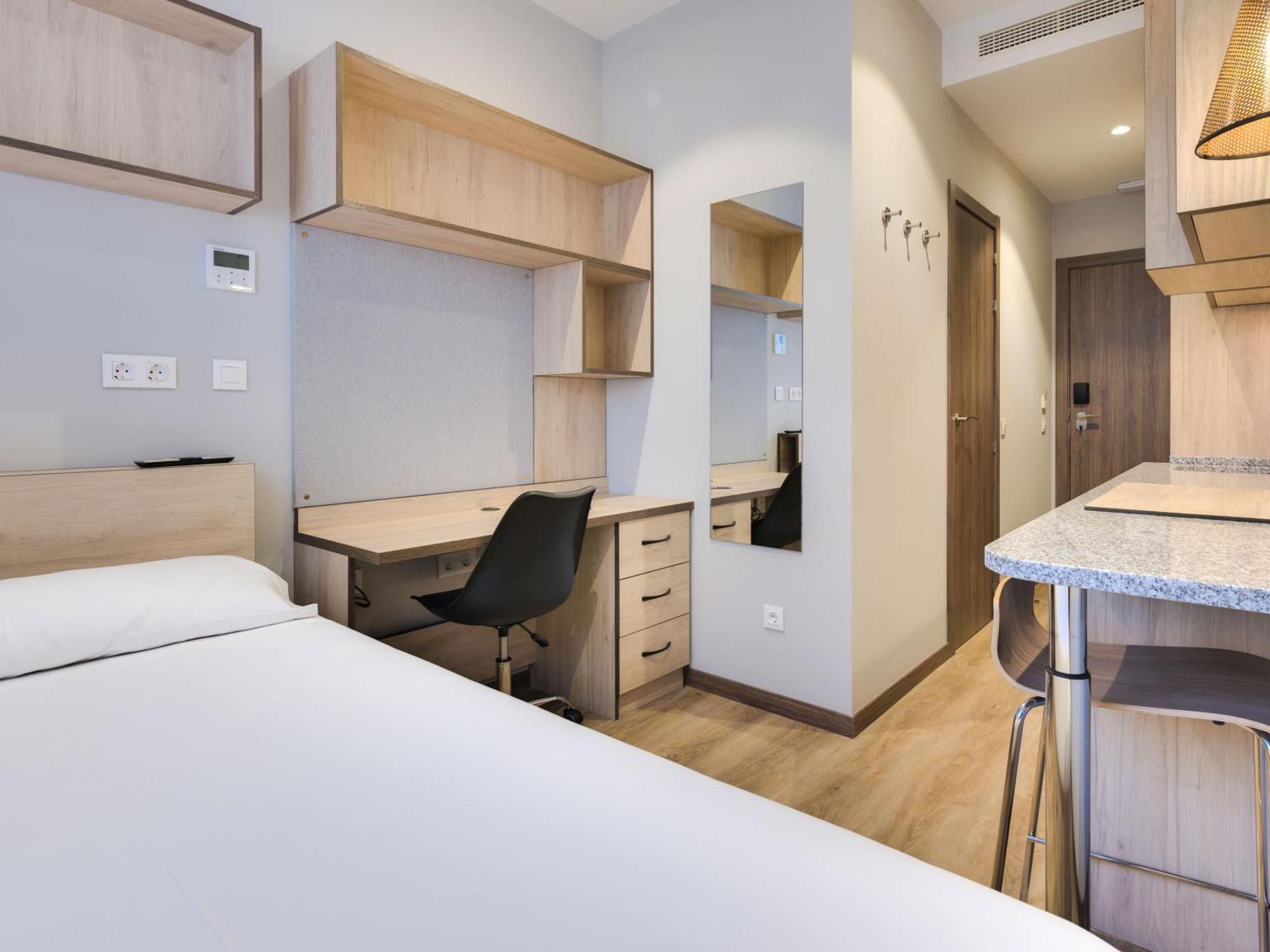 Hostal Livensa Living Feria - Sk *