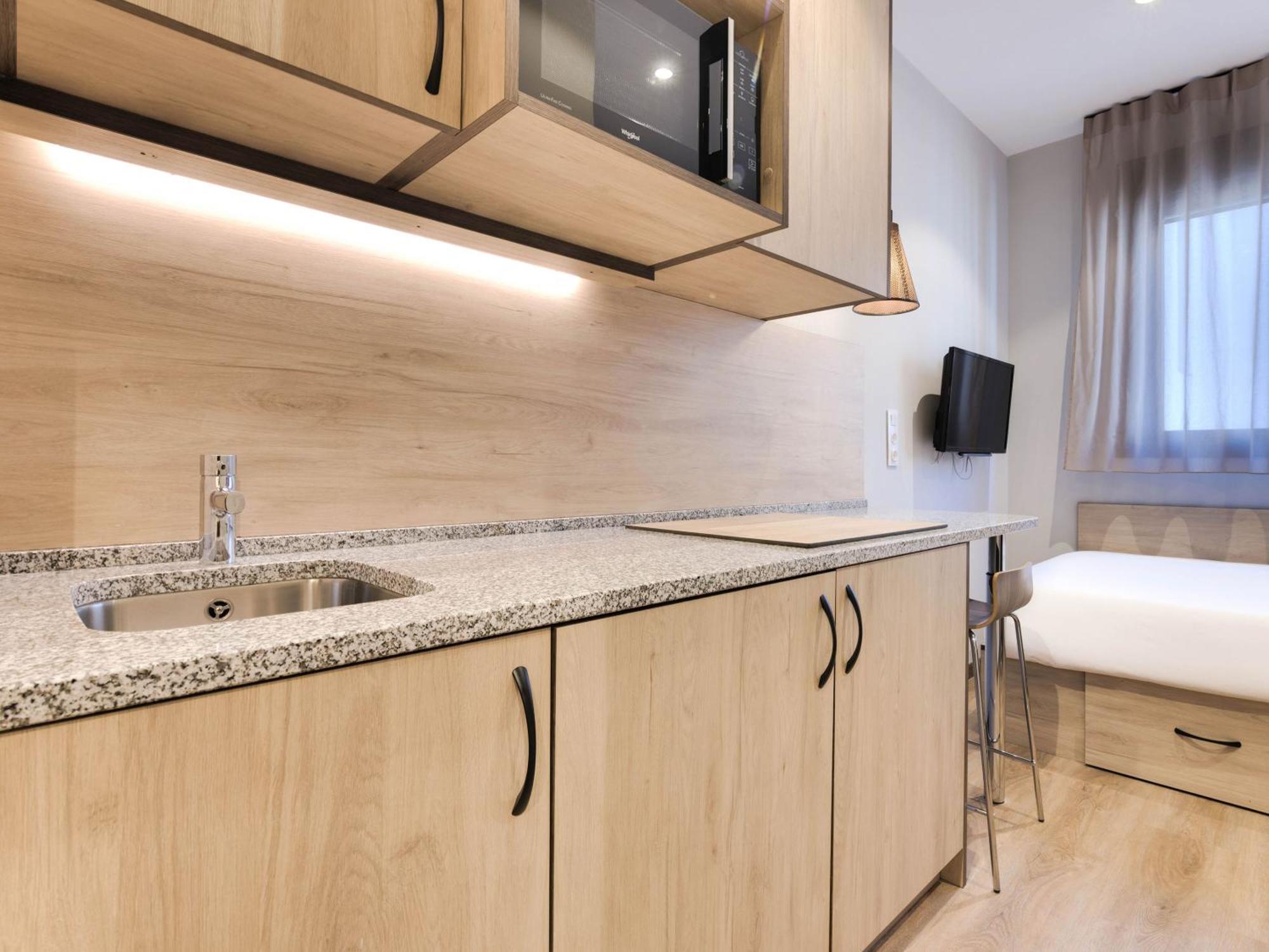 Livensa Living Feria - Sk Hostal Málaga