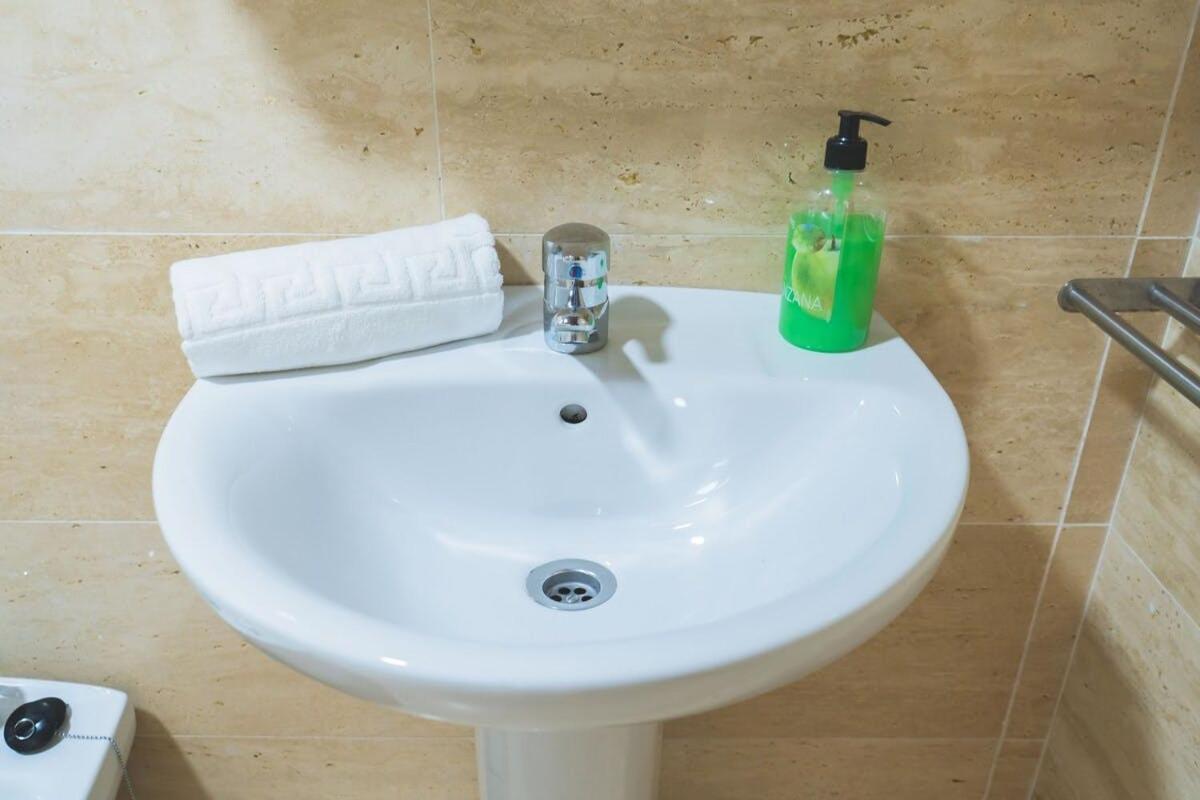 Apartment Centrico En Calle Carreteria - Malaga