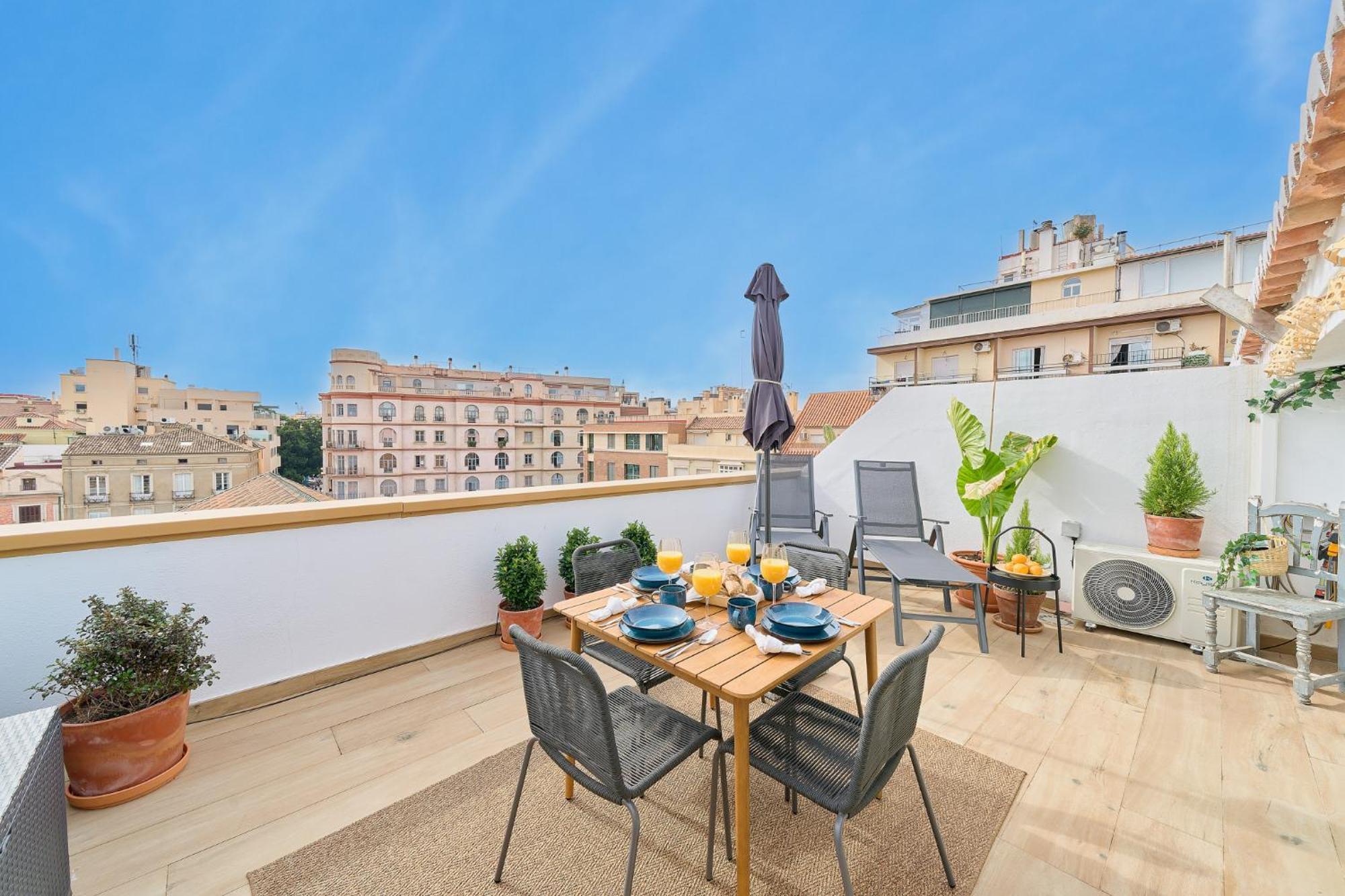 Atarazanas Penthouse By Lovely * Málaga