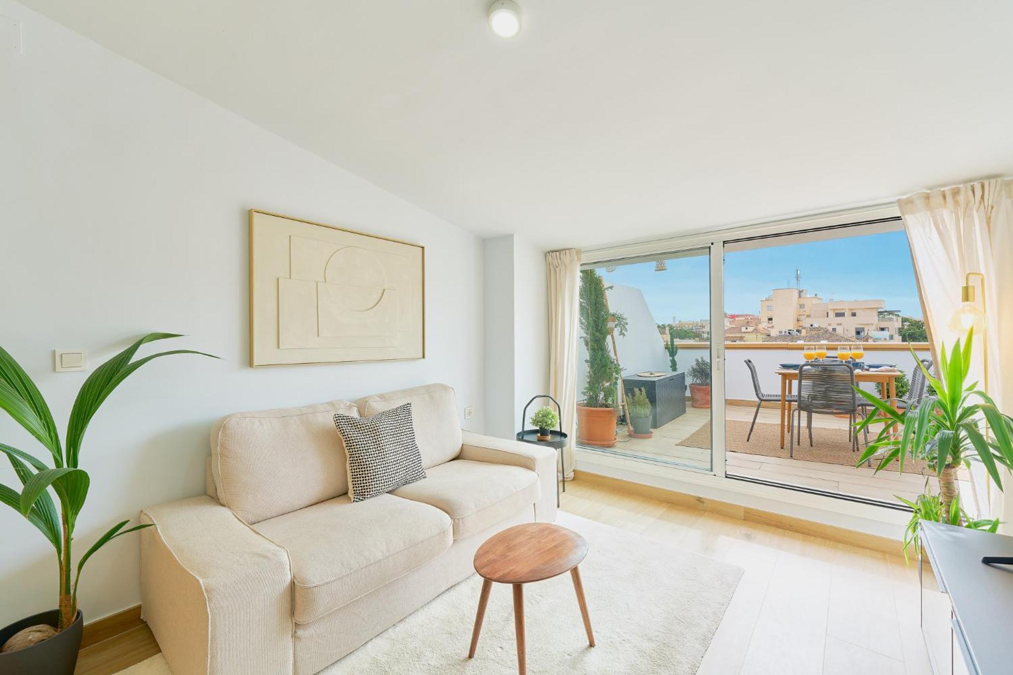 Atarazanas Penthouse By Lovely Apartamento