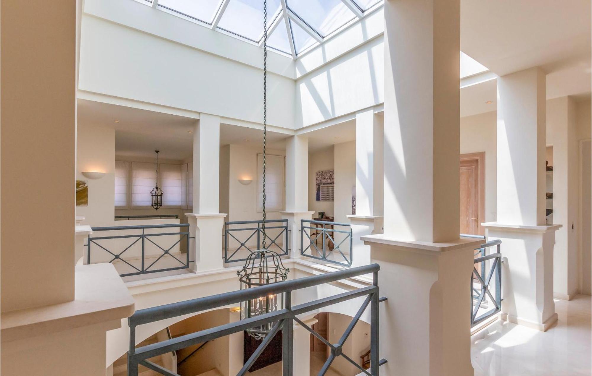 7 Bedroom Cozy In * Málaga