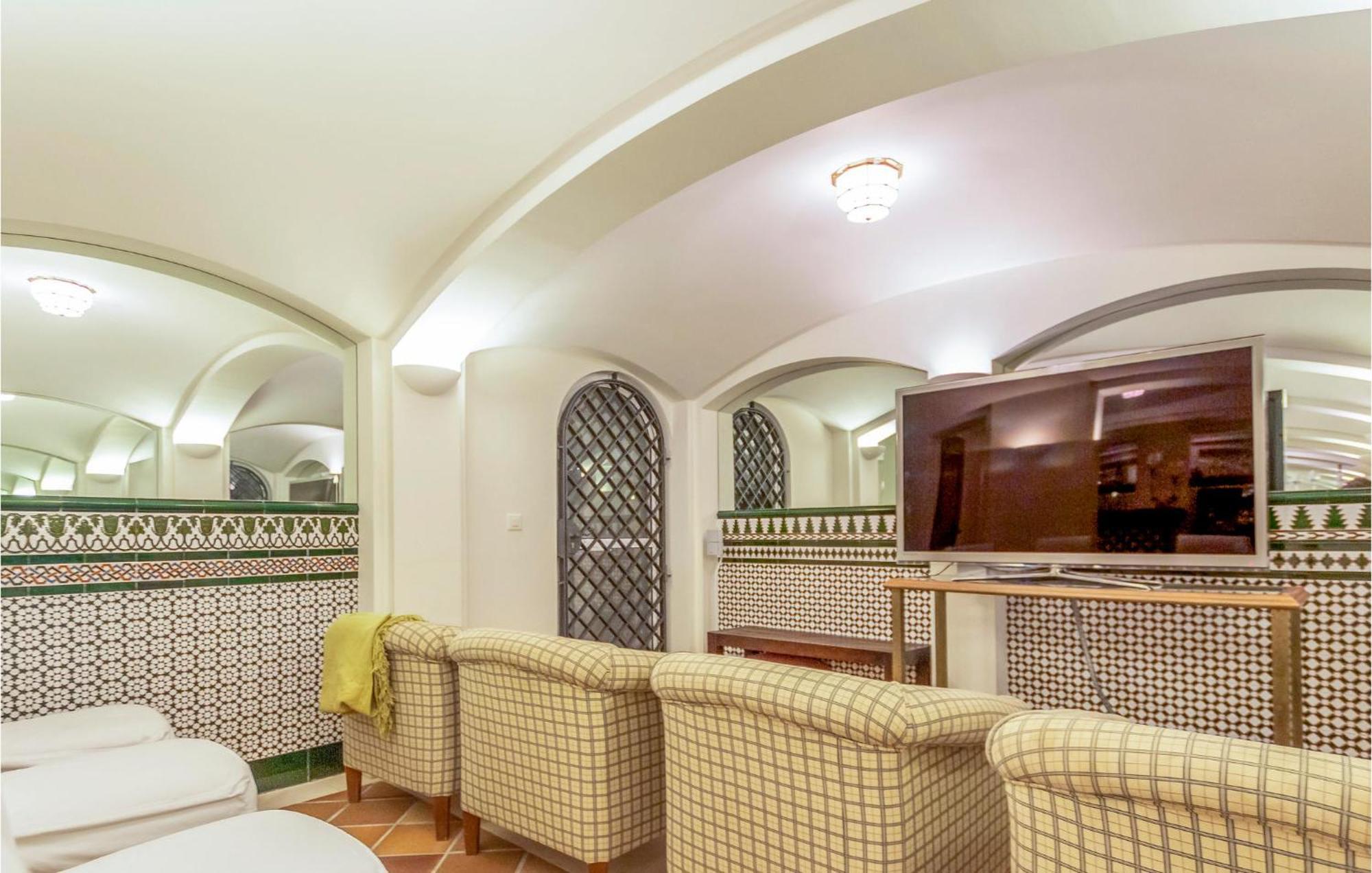 Сasa de vacaciones 7 Bedroom Cozy In