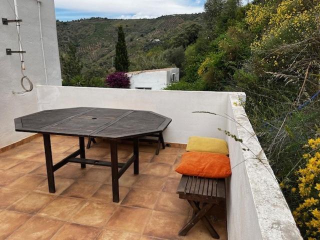 Trompetilla Montes De With Yoga And *