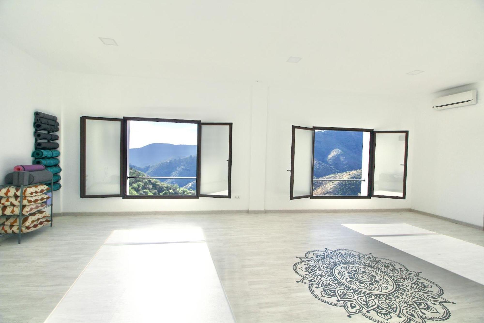 Trompetilla Montes De With Yoga And Villa *