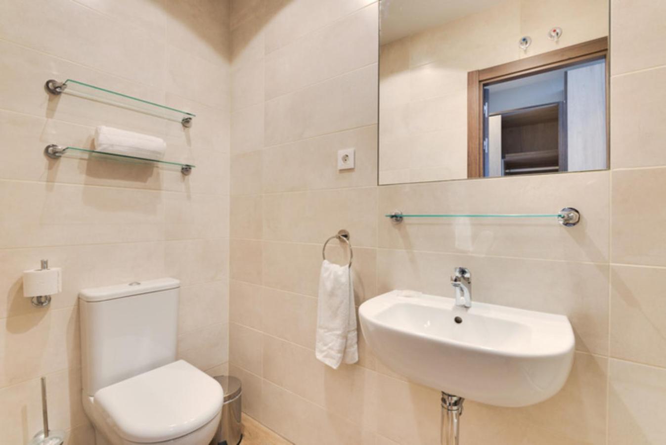 Hostal Livensa Living Feria - Sk