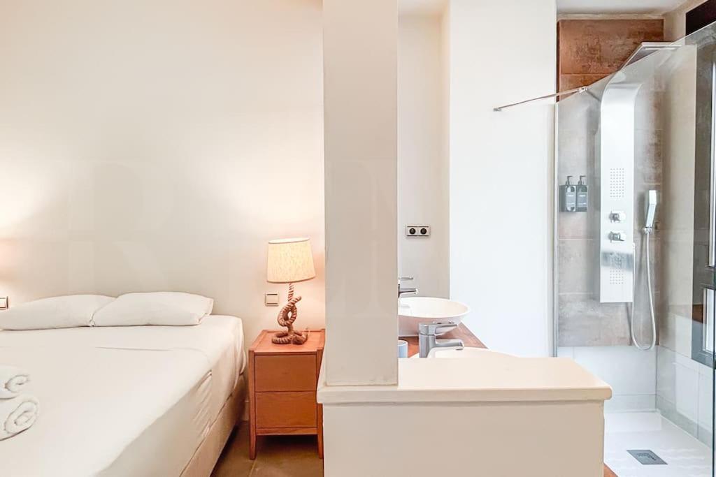 Gem With Stunning Port & Sea Views By Rems Apartamento Málaga