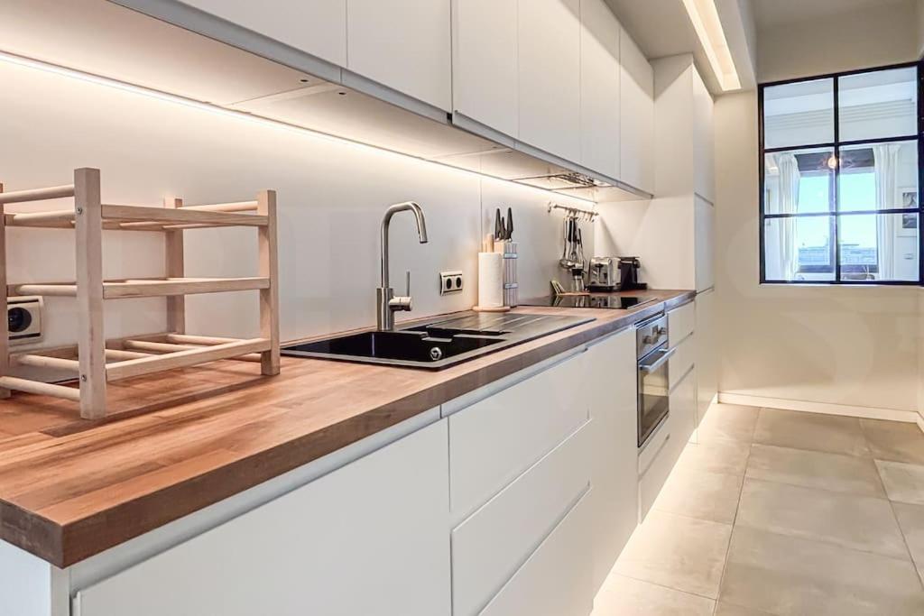 Gem With Stunning Port & Sea Views By Rems * Málaga